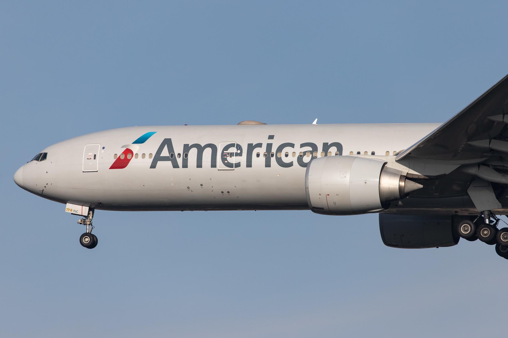 London Heathrow Airport: American Airlines (AA / AAL) |  Boeing 777-323(ER) B77W | N719AN | MSN 41668