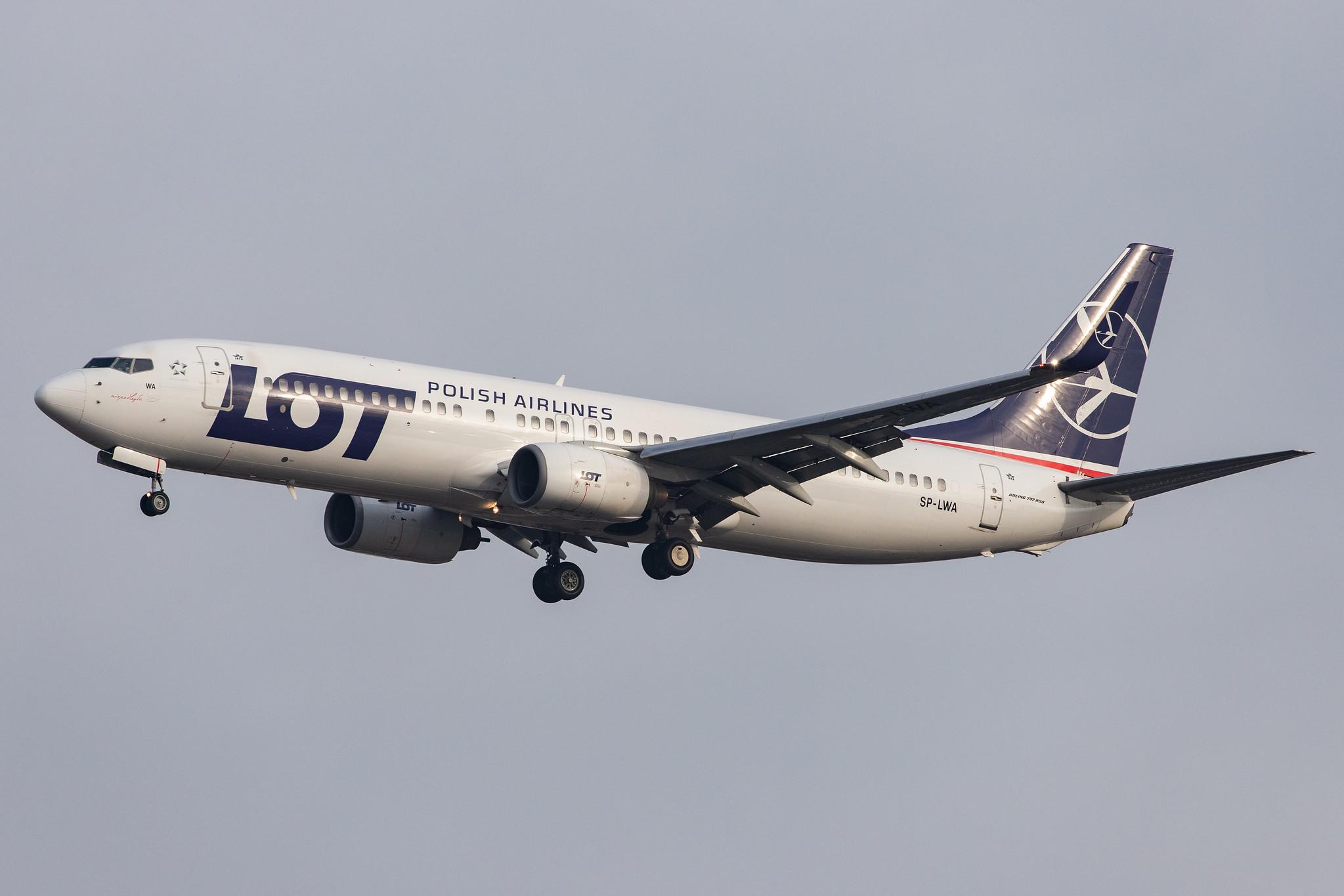 London Heathrow Airport: LOT (LO / LOT) |  Boeing 737-89P B738 | SP-LWA | MSN 30682