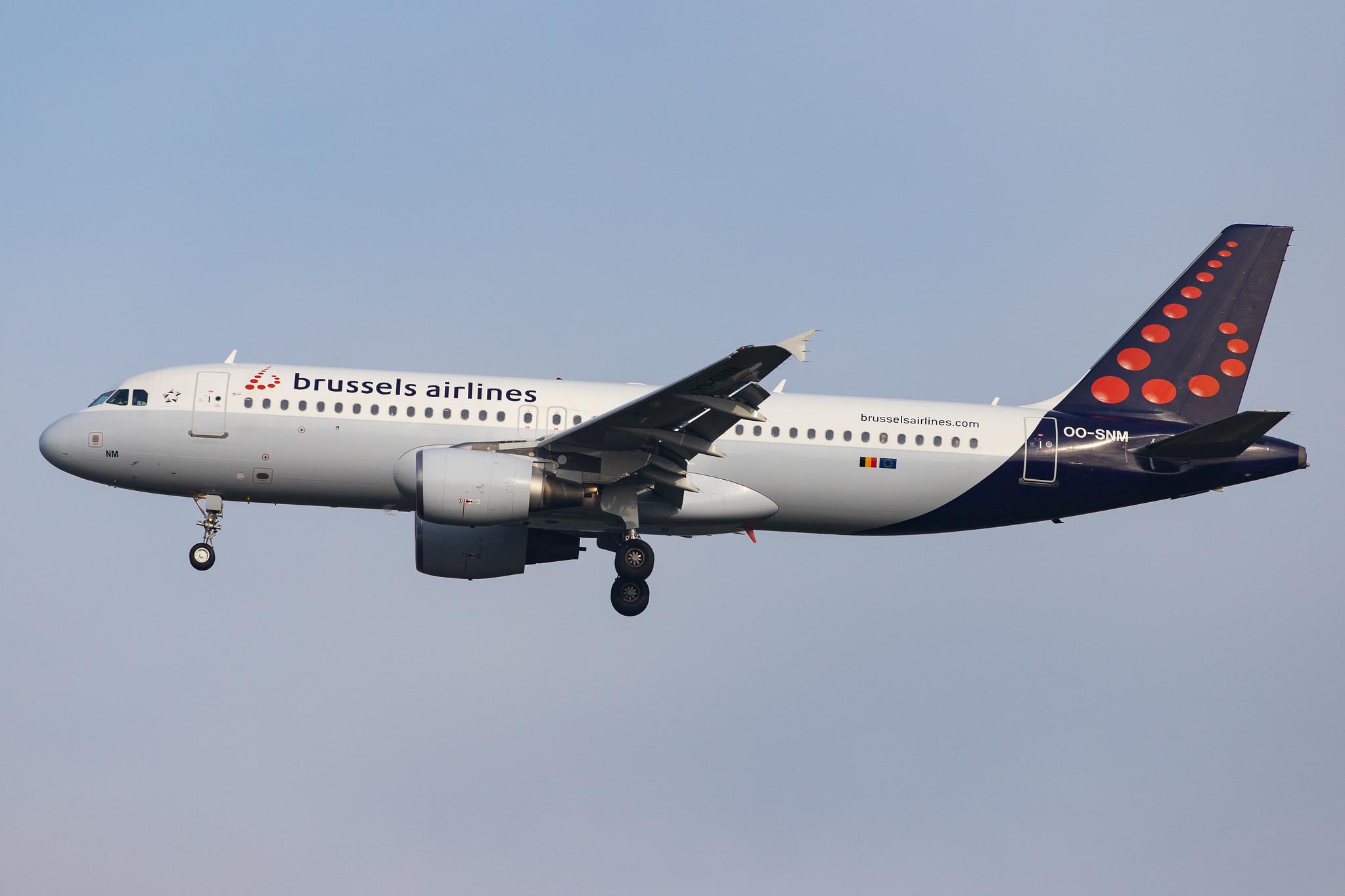 London Heathrow Airport: Brussels Airlines (SN / BEL) |  Airbus A320-214 A320 | OO-SNM | MSN 2003