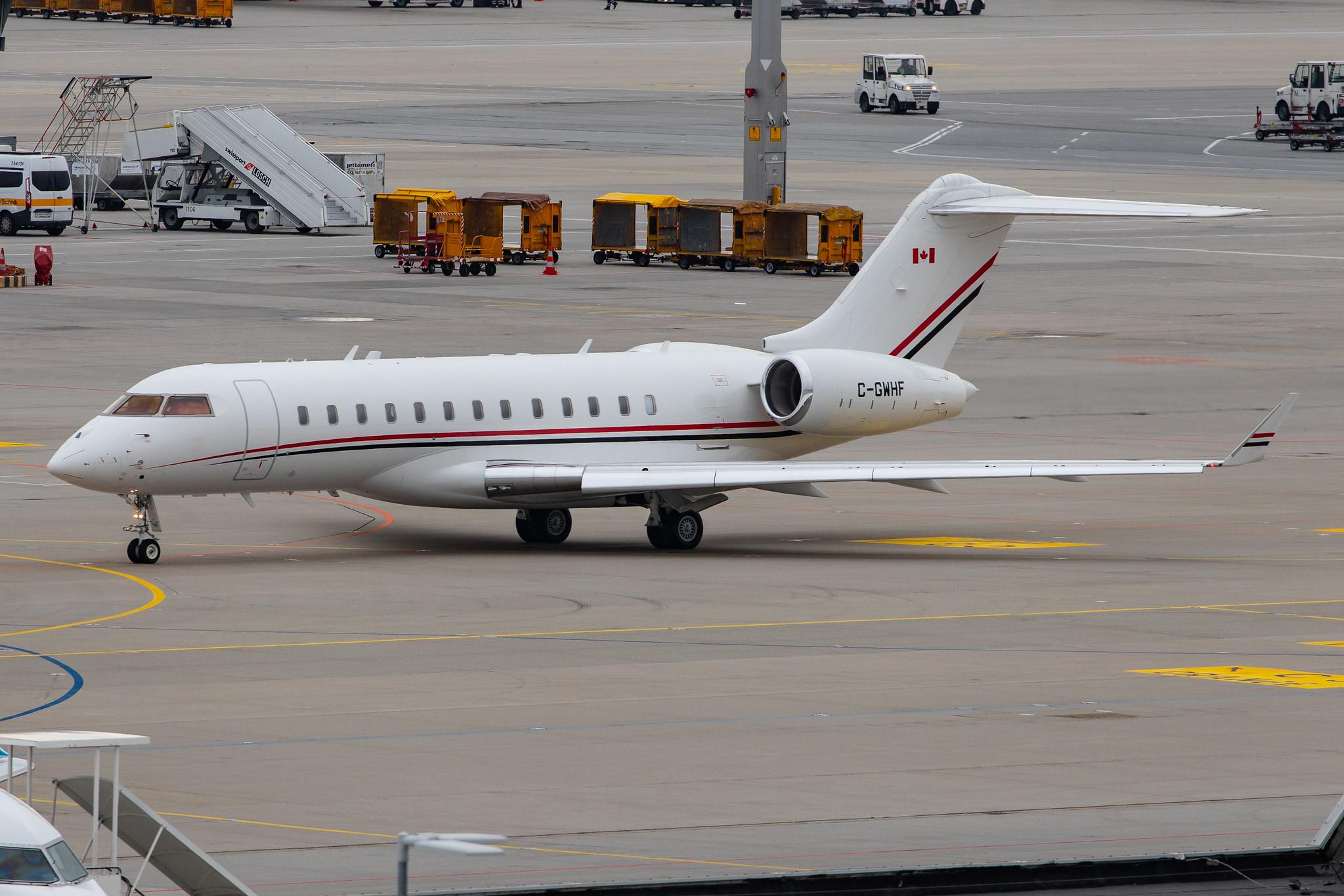 Munich Airport: Skyservice Business Aviation (/ SYB) |  Bombardier Global 6000 GLEX | C-GWHF | MSN 9407