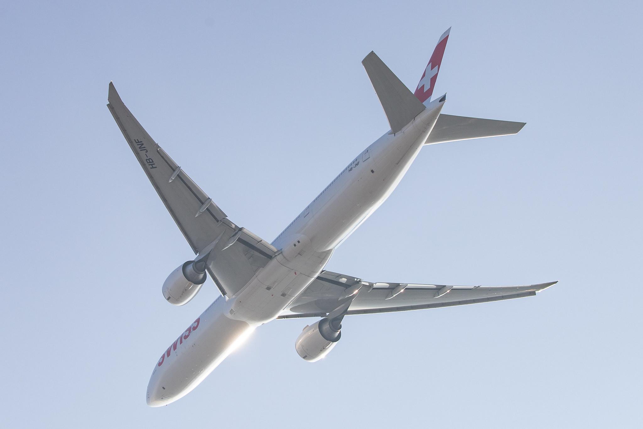 Flughafen Zürich: Swiss (LX / SWR) |  Boeing 777-3DE(ER) B77W | HB-JNF | MSN 44587