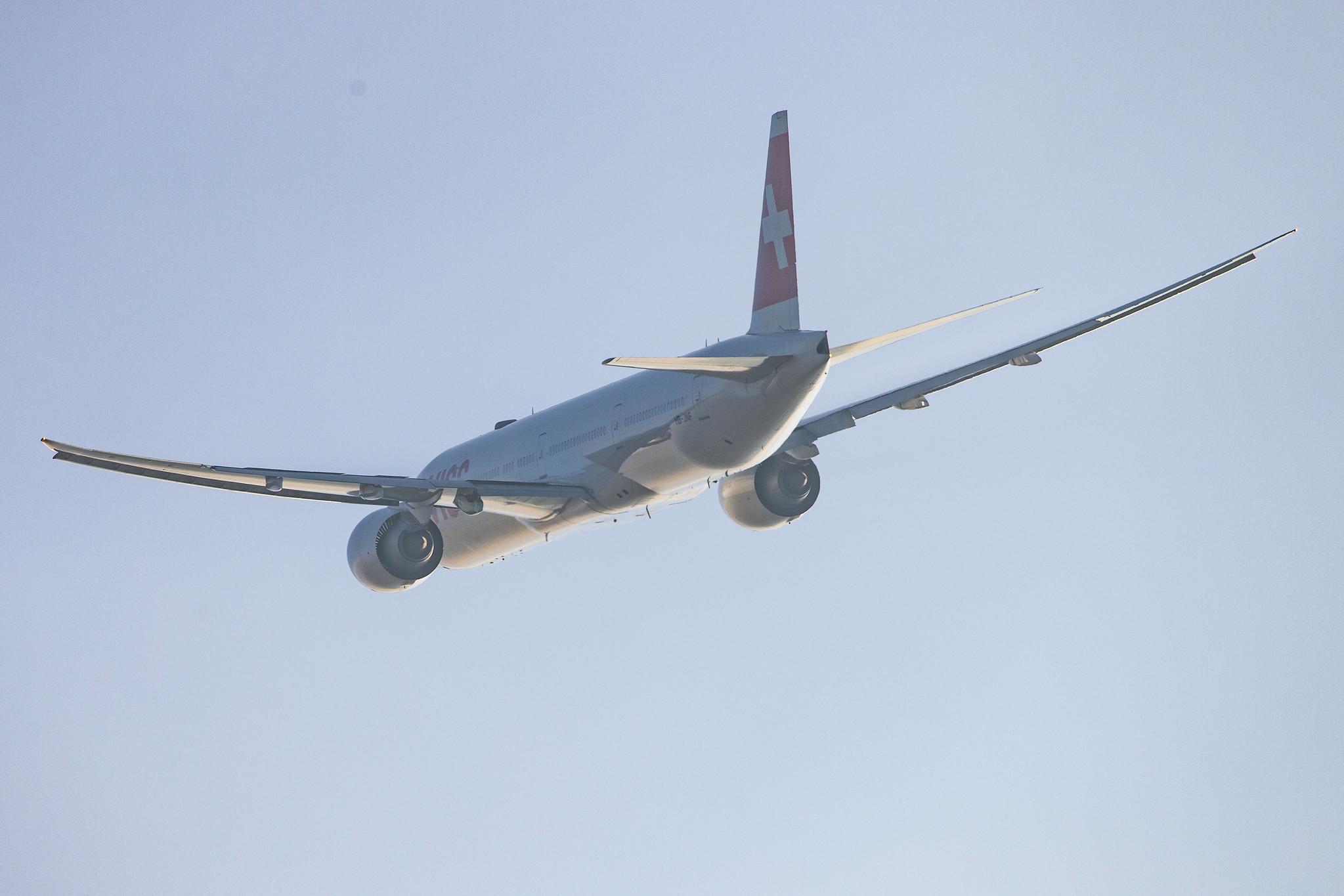 Flughafen Zürich: Swiss (LX / SWR) |  Boeing 777-3DE(ER) B77W | HB-JNF | MSN 44587