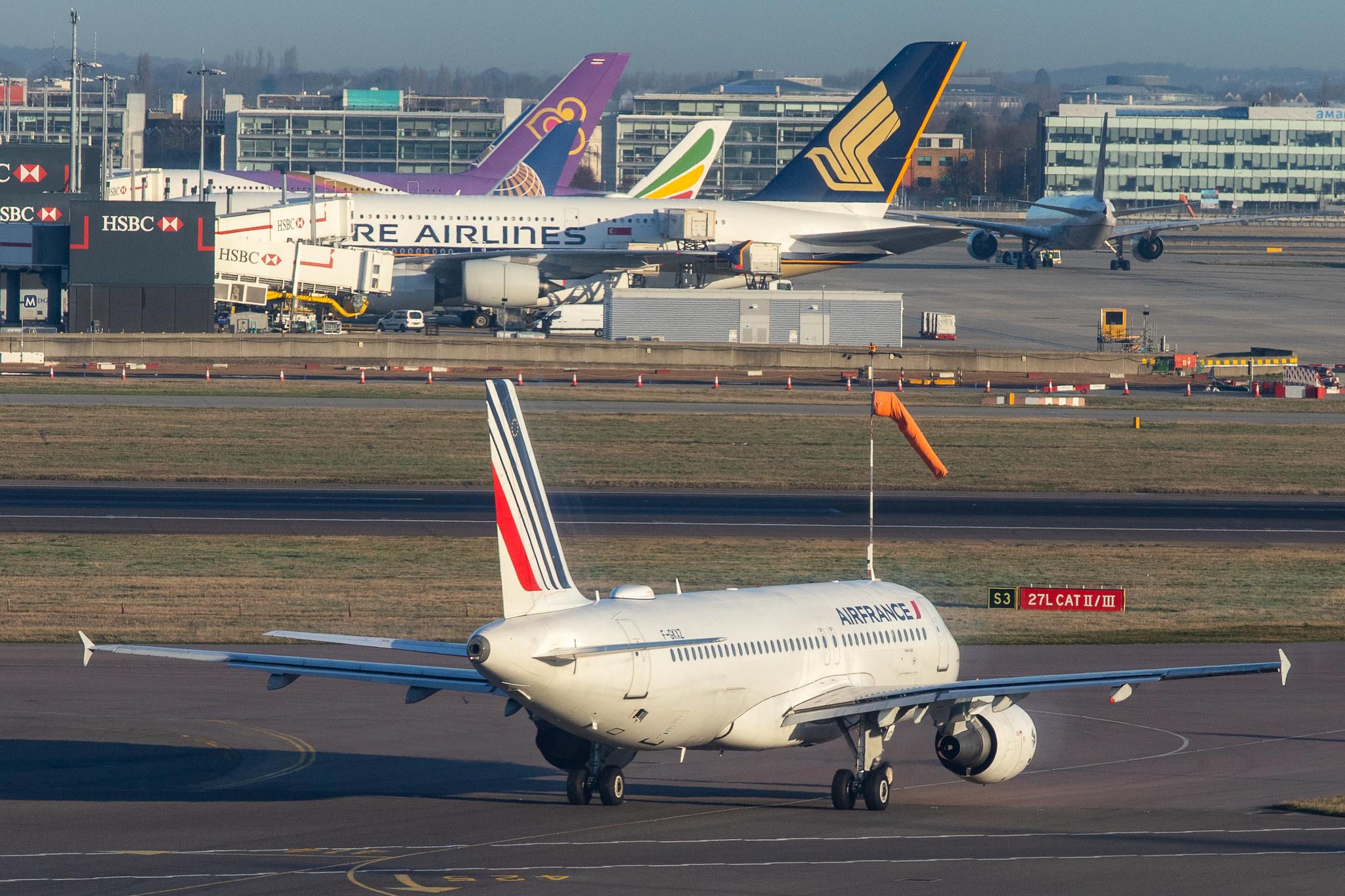 London Heathrow Airport: Air France (AF / AFR) |  Airbus A320-214 A320 | F-GKXZ | MSN 4137
