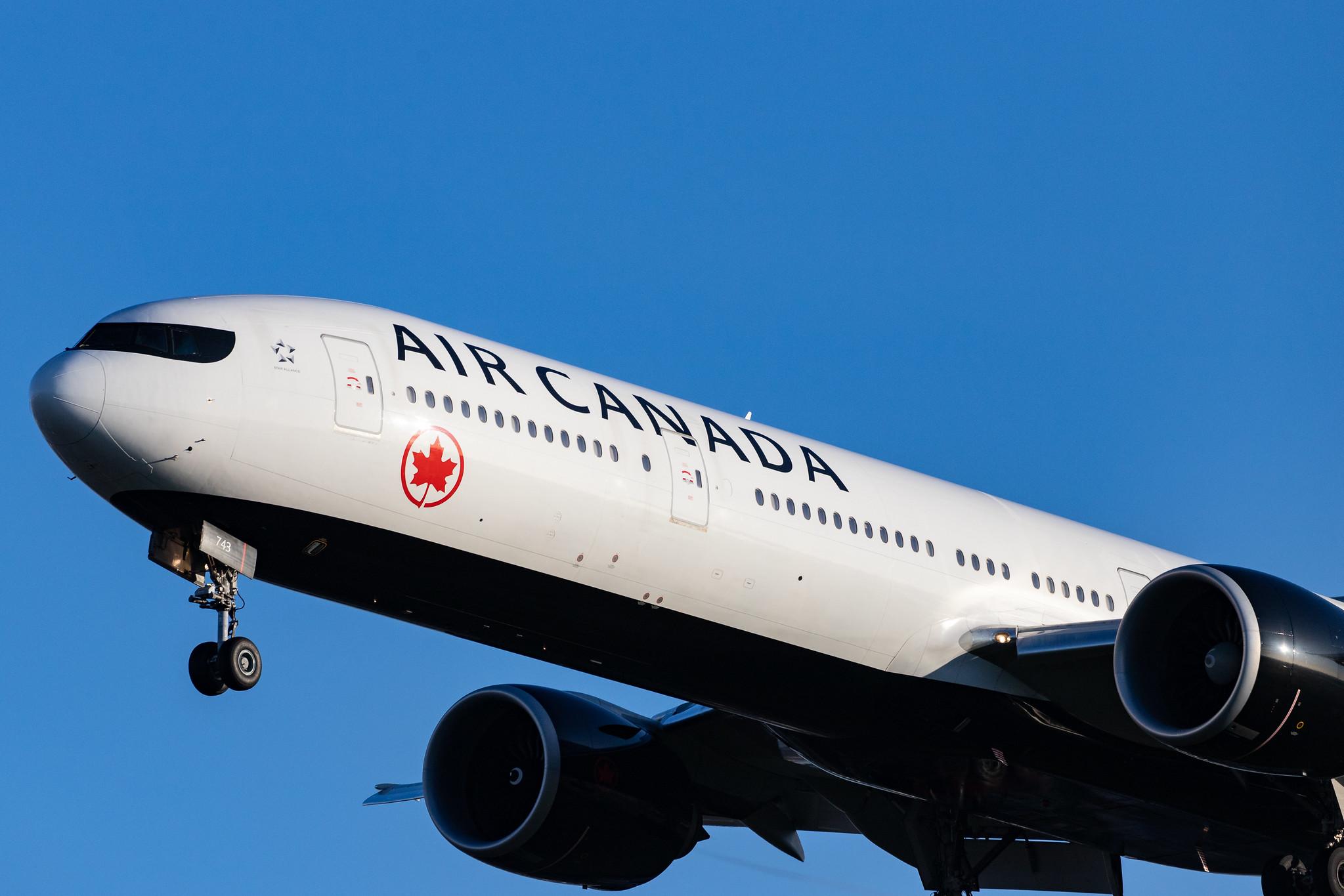 London Heathrow Airport: Air Canada (AC / ACA) |  Boeing 777-333(ER) B77W | C-FIVW | MSN 422183