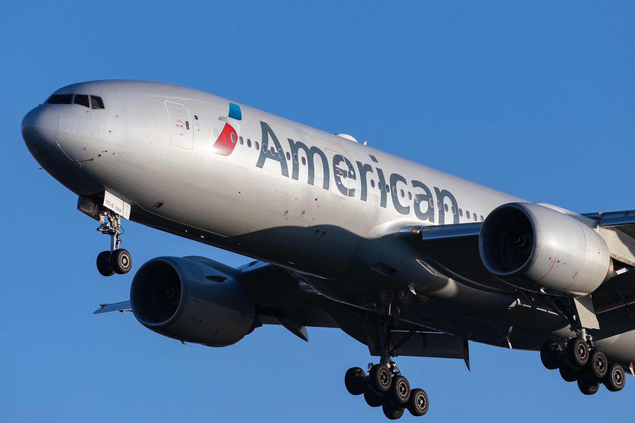 London Heathrow Airport: American Airlines (AA / AAL) |  Boeing 777-223(ER) B772 | N777AN | MSN 29585