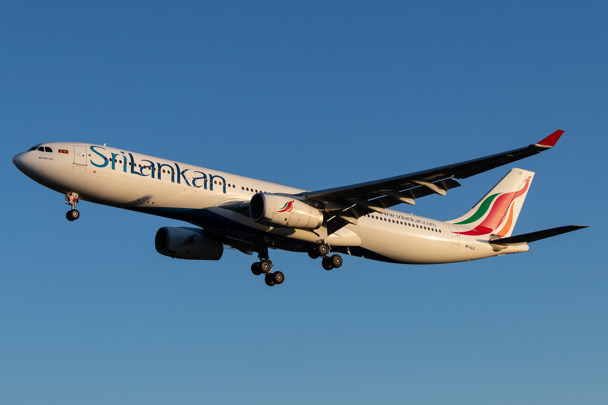London Heathrow Airport: SriLankan Airlines (UL / ALK) |  Airbus A330-343 A333 | 4R-ALQ | MSN 1687