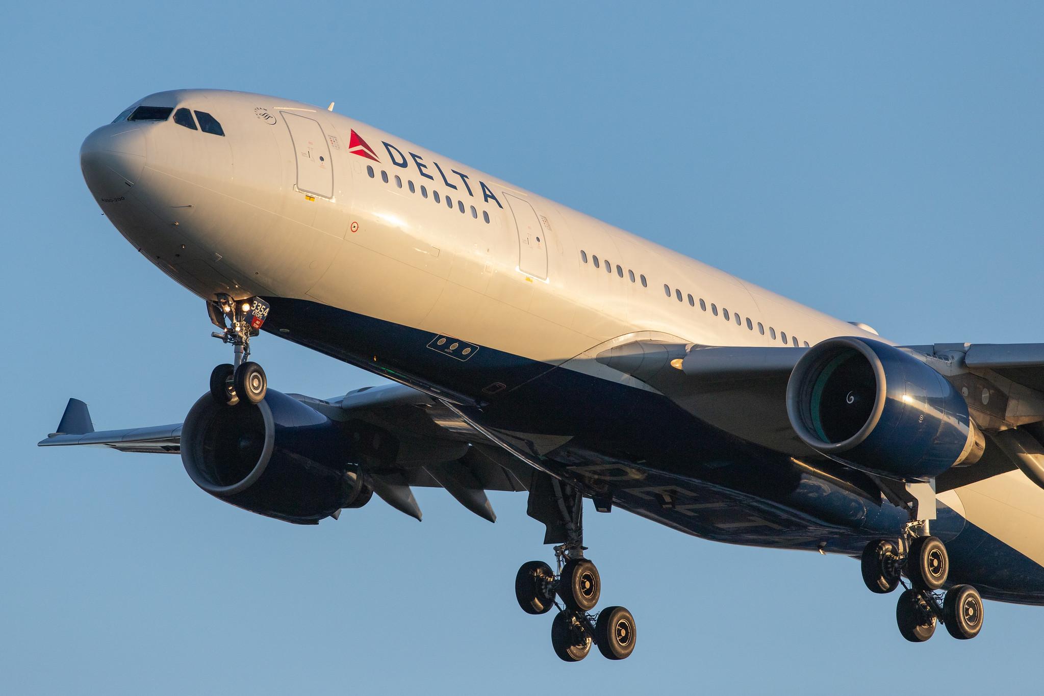 London Heathrow Airport: Delta Air Lines (DL / DAL) |  Airbus A330-223 A332 | N854NW | MSN 0620