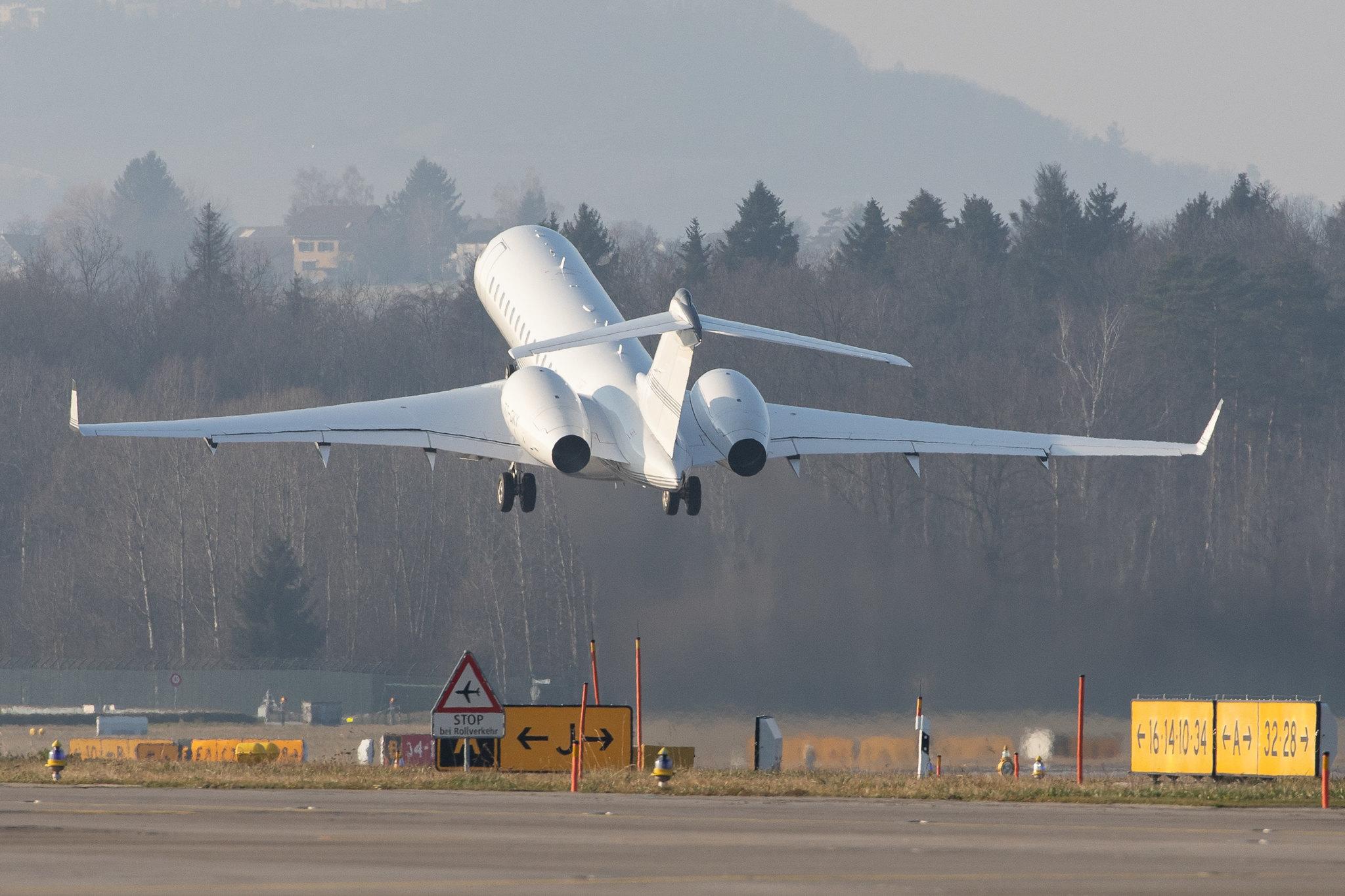 Flughafen Zürich: Private owner |  Bombardier Global 6000 GLEX | T7-OKY | MSN 9576