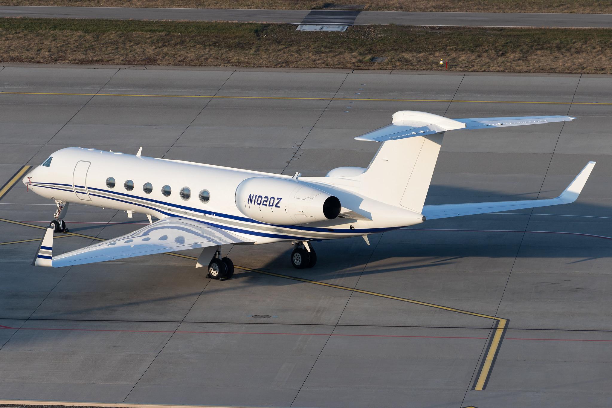 Flughafen Zürich: Private owner |  Gulfstream V GLF5 | N102DZ | MSN 555