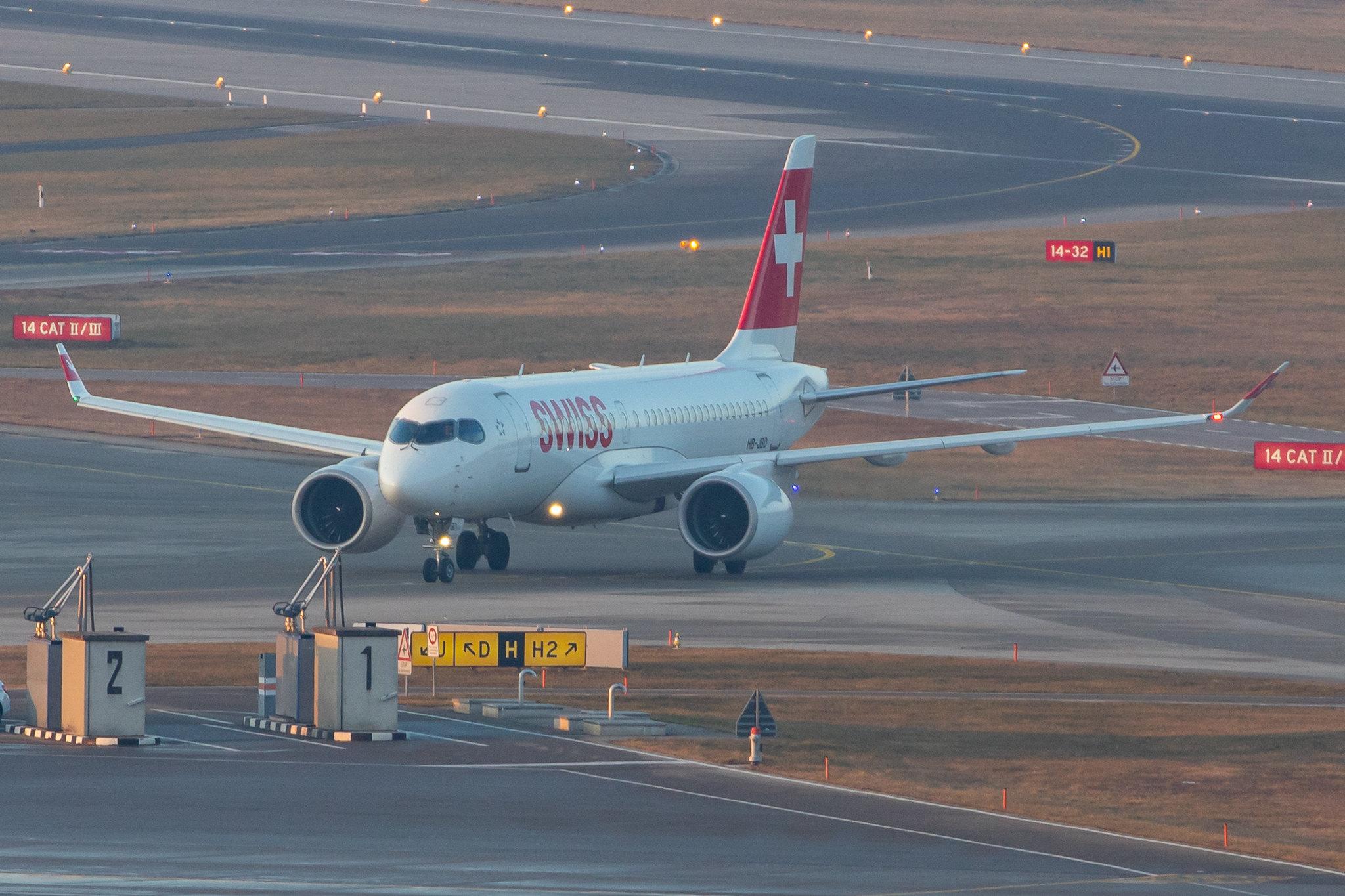 Flughafen Zürich: Swiss (LX / SWR) |  Airbus A220-100 BCS1 | HB-JBD | MSN 50013