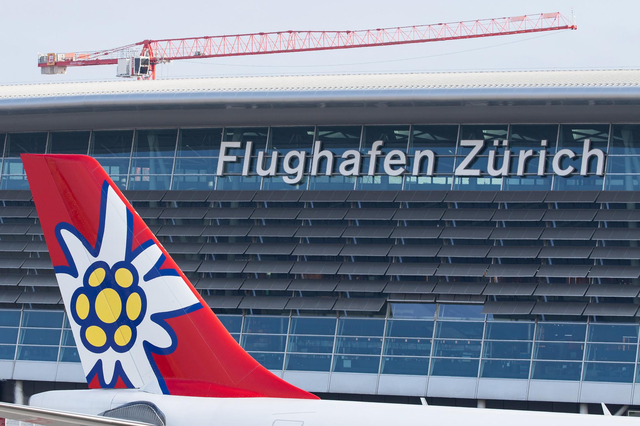 Flughafen Zürich: Edelweiss Air (WK / EDW) |  Airbus A330-343 A333 | HB-JHQ | MSN 1193