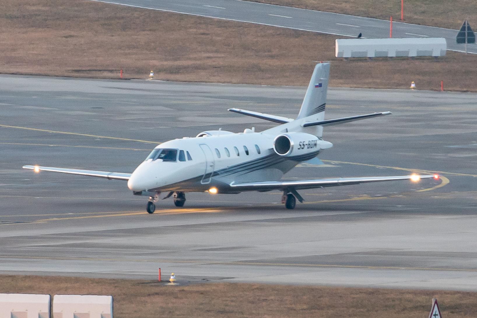 Flughafen Zürich: Private Owner |  Cessna 560XLS Citation Excel + C56X | S5-BDM | MSN 560-6126