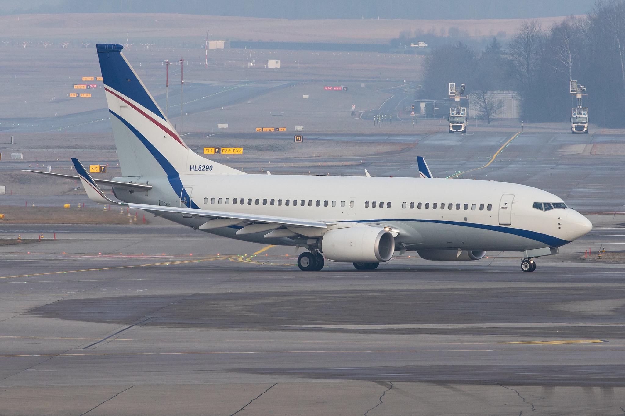 Flughafen Zürich: HyundiaMotor Co.  |  Boeing 737-7GE(BBJ) B737 | HL8290 | MSN 41375