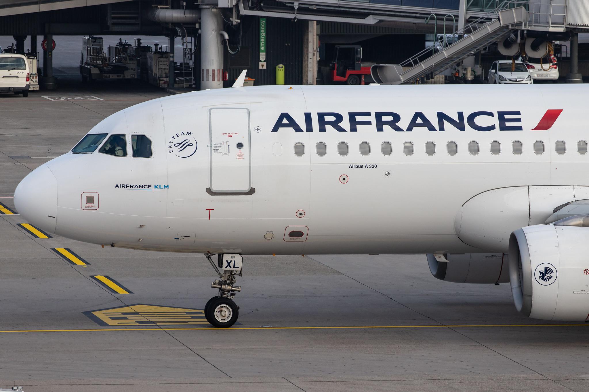 Flughafen Zürich: Air France (AF / AFR) |  Airbus A320-214 A320 | F-GKXL | MSN 2705