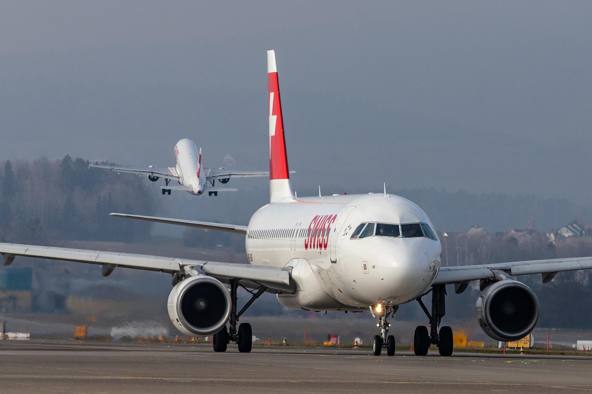 Flughafen Zürich: Swiss (LX / SWR) |  Airbus A320-214 A320 | HB-JLR | MSN 5037