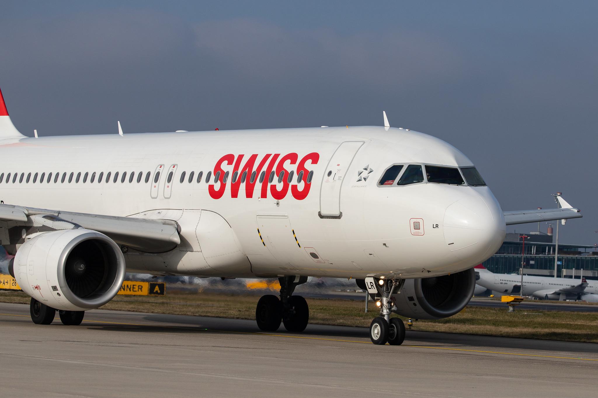 Flughafen Zürich: Swiss (LX / SWR) |  Airbus A320-214 A320 | HB-JLR | MSN 5037