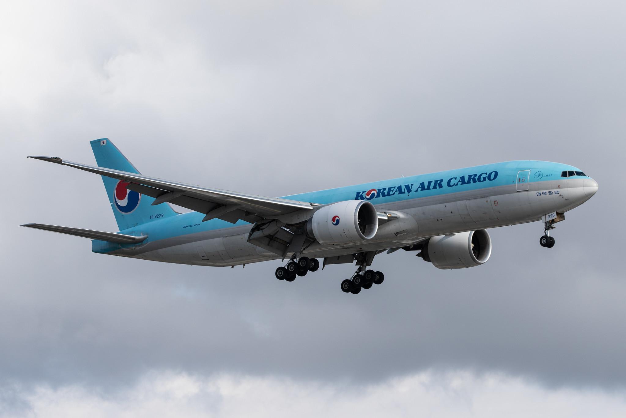 London Heathrow Airport: Korean Air Cargo (KE / KAL) | Operator: Korean Air |  Boeing 777-FB5 B77L | HL8226 | MSN 37640