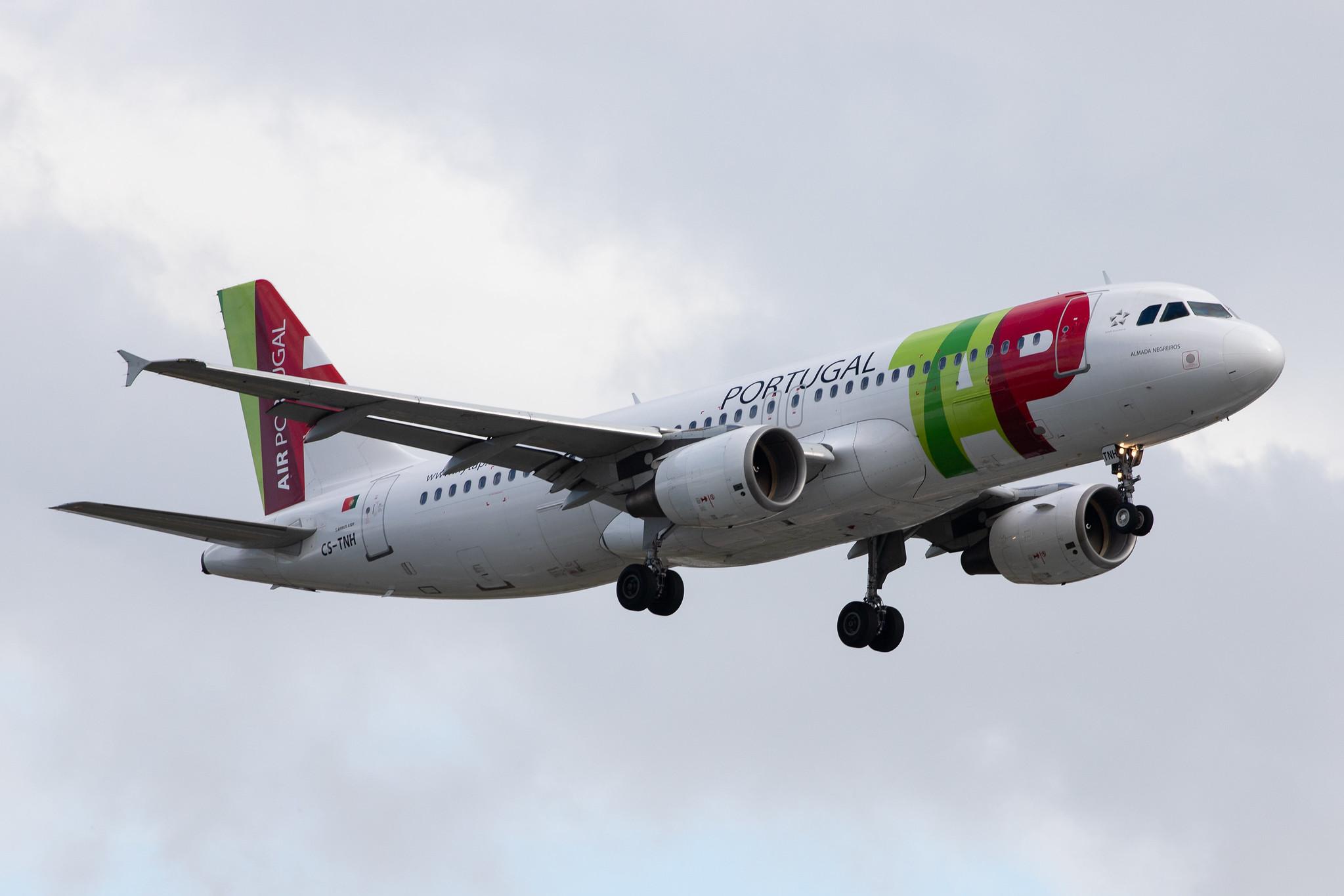 London Heathrow Airport: TAP Air Portugal (TP / TAP) |  Airbus A320-214 A320 | CS-TNH | MSN 0960