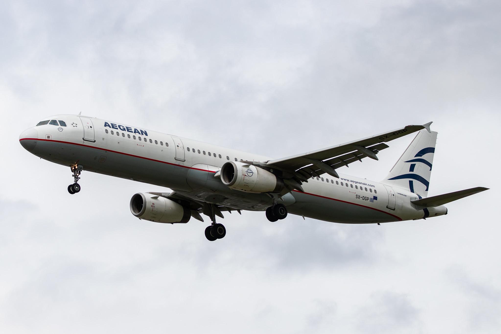 London Heathrow Airport: Aegean Airlines (A3 / AEE) |  Airbus A321-232 A321 | SX-DGP | MSN 3302