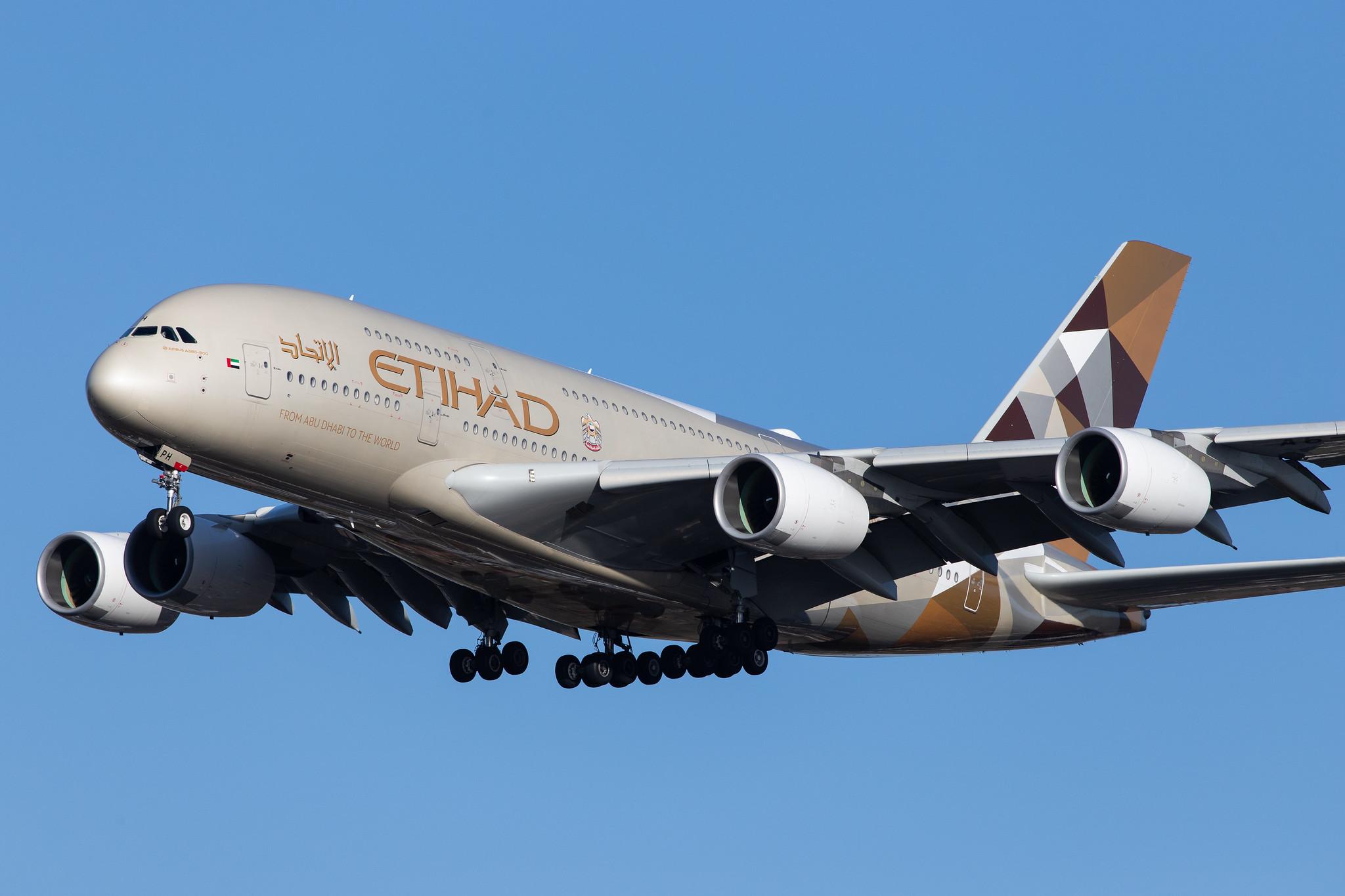 London Heathrow Airport: Etihad (EY / ETD) | Operator: Etihad Airways |  Airbus A380-861 A388 | A6-APH | MSN 199