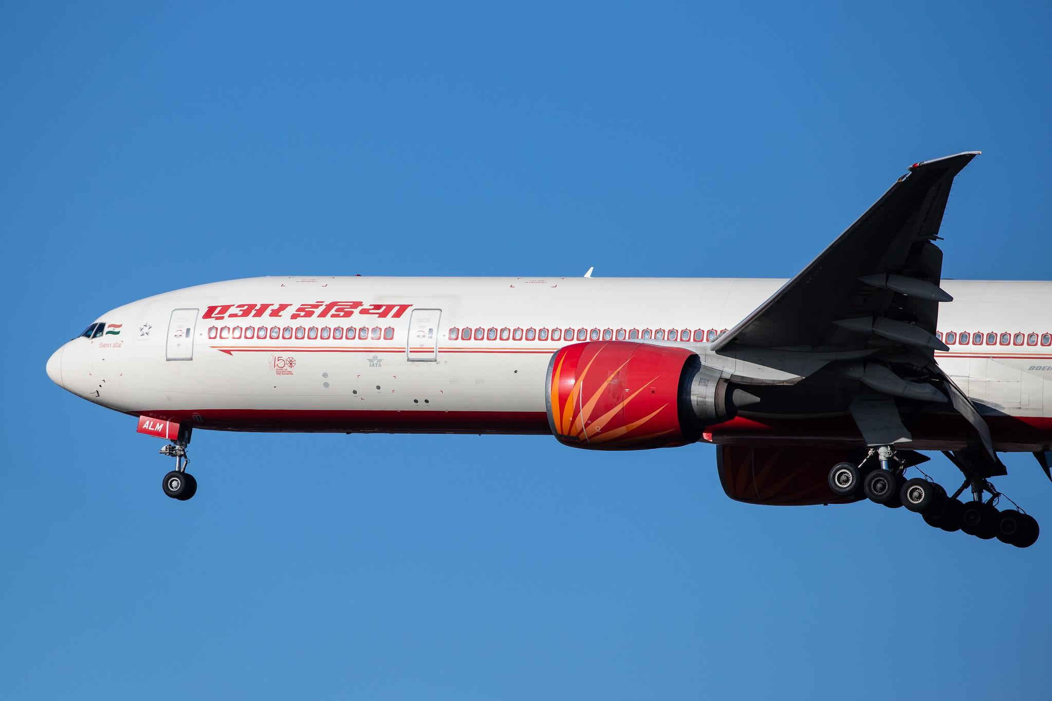 London Heathrow Airport: Air India (AI / AIC) |  Boeing 777-337(ER) B77W | VT-ALM | MSN 36311