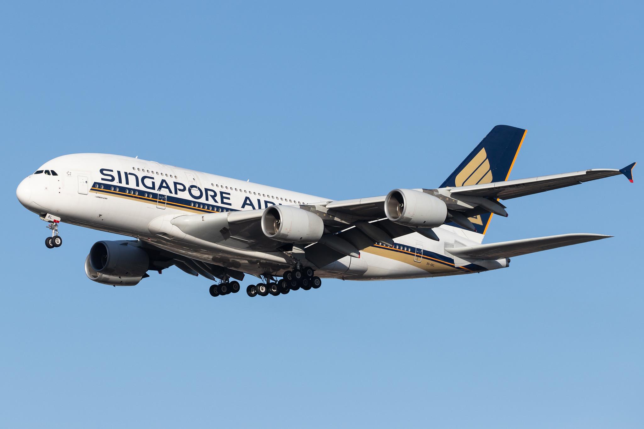 London Heathrow Airport: Singapore Airlines (SQ / SIA) |  Airbus A380-841 A388 | 9V-SKL | MSN 058