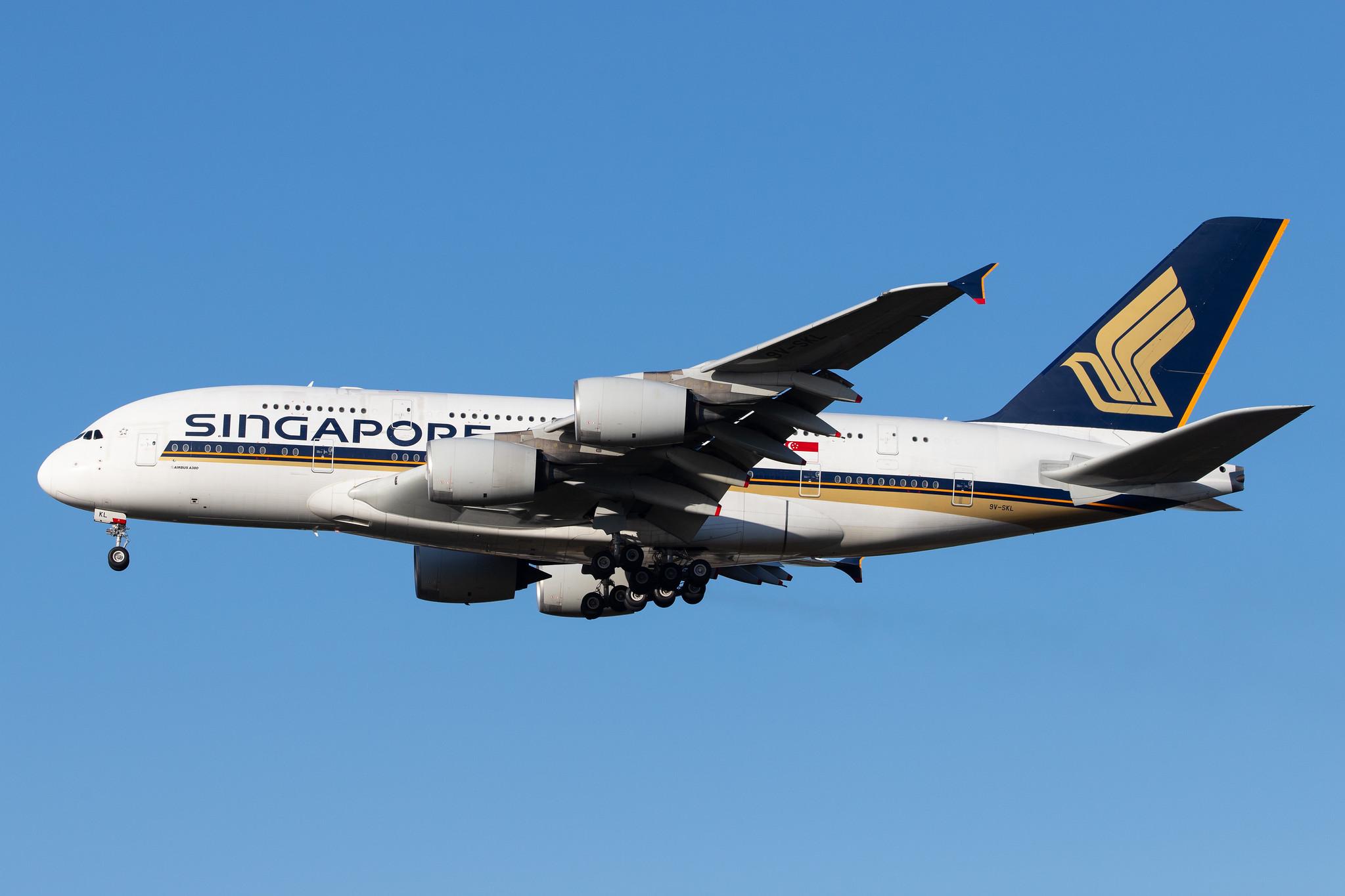 London Heathrow Airport: Singapore Airlines (SQ / SIA) |  Airbus A380-841 A388 | 9V-SKL | MSN 058