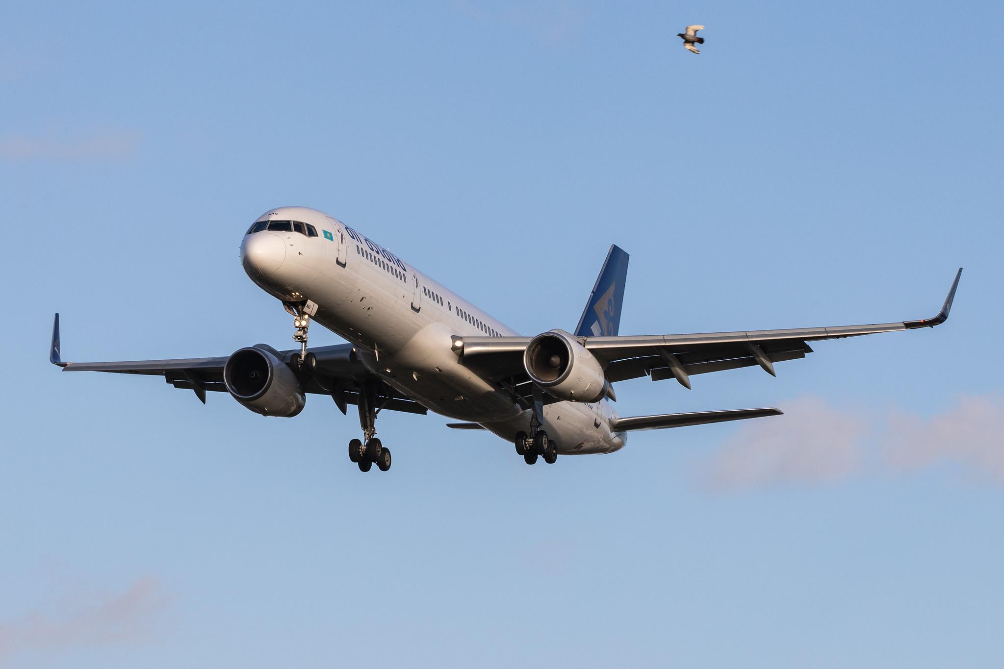 London Heathrow Airport: Air Astana (KC / KZR) |  Boeing 757-28A B752 | P4-MAS | MSN 29306