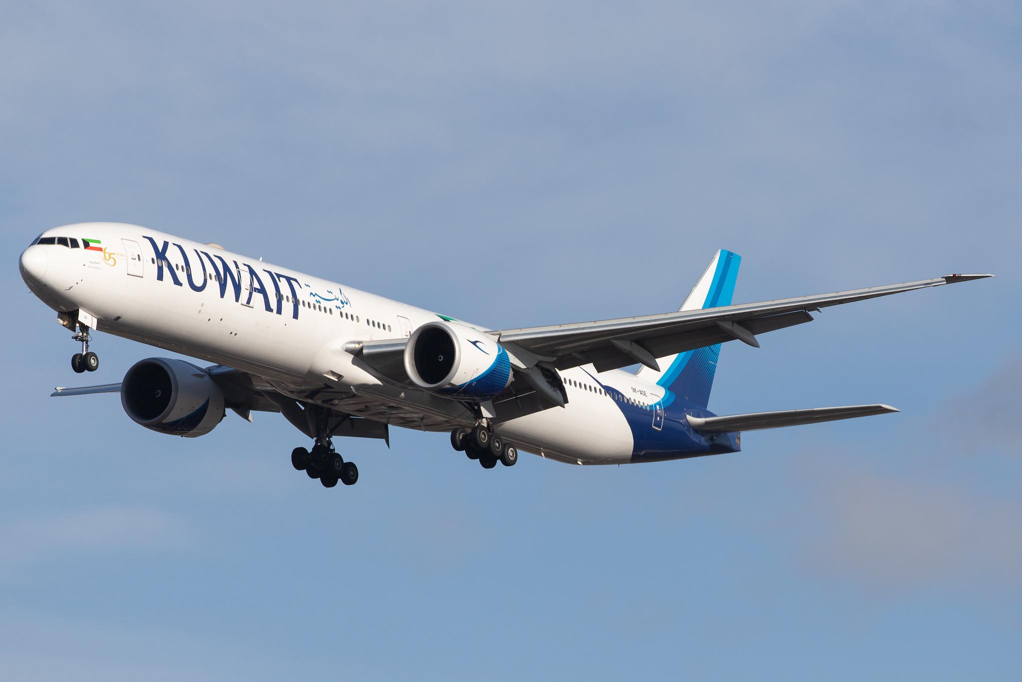 London Heathrow Airport: Kuwait Airways (KU / KAC) |  Boeing 777-369(ER) B77W | 9K-AOE | MSN 62563