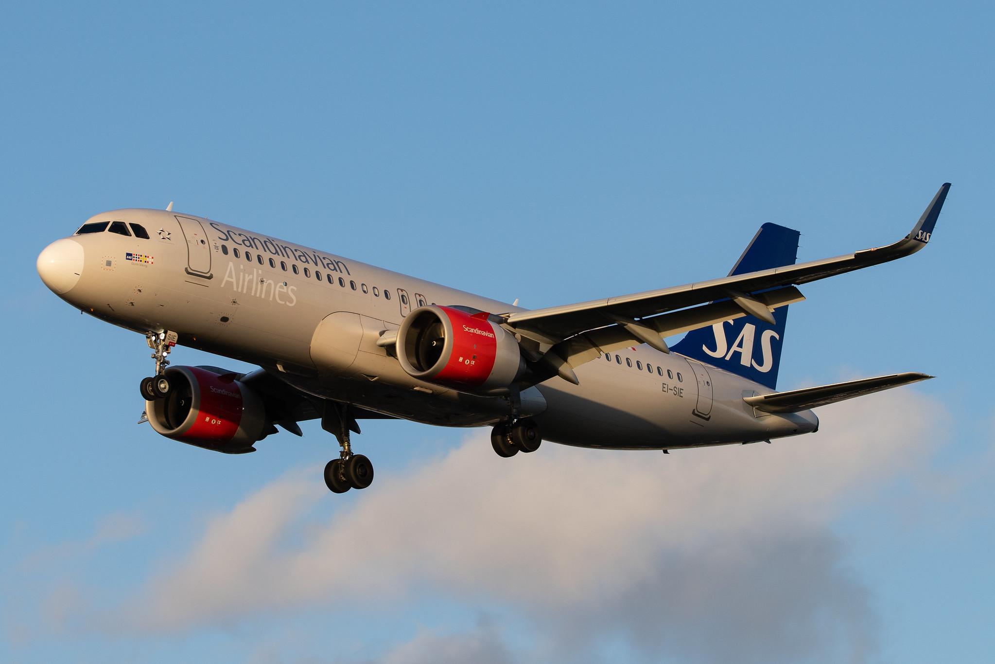 London Heathrow Airport: SAS (SK / SAS) | Operator: SAS Ireland |  Airbus A320-251N A20N | EI-SIE | MSN 8058