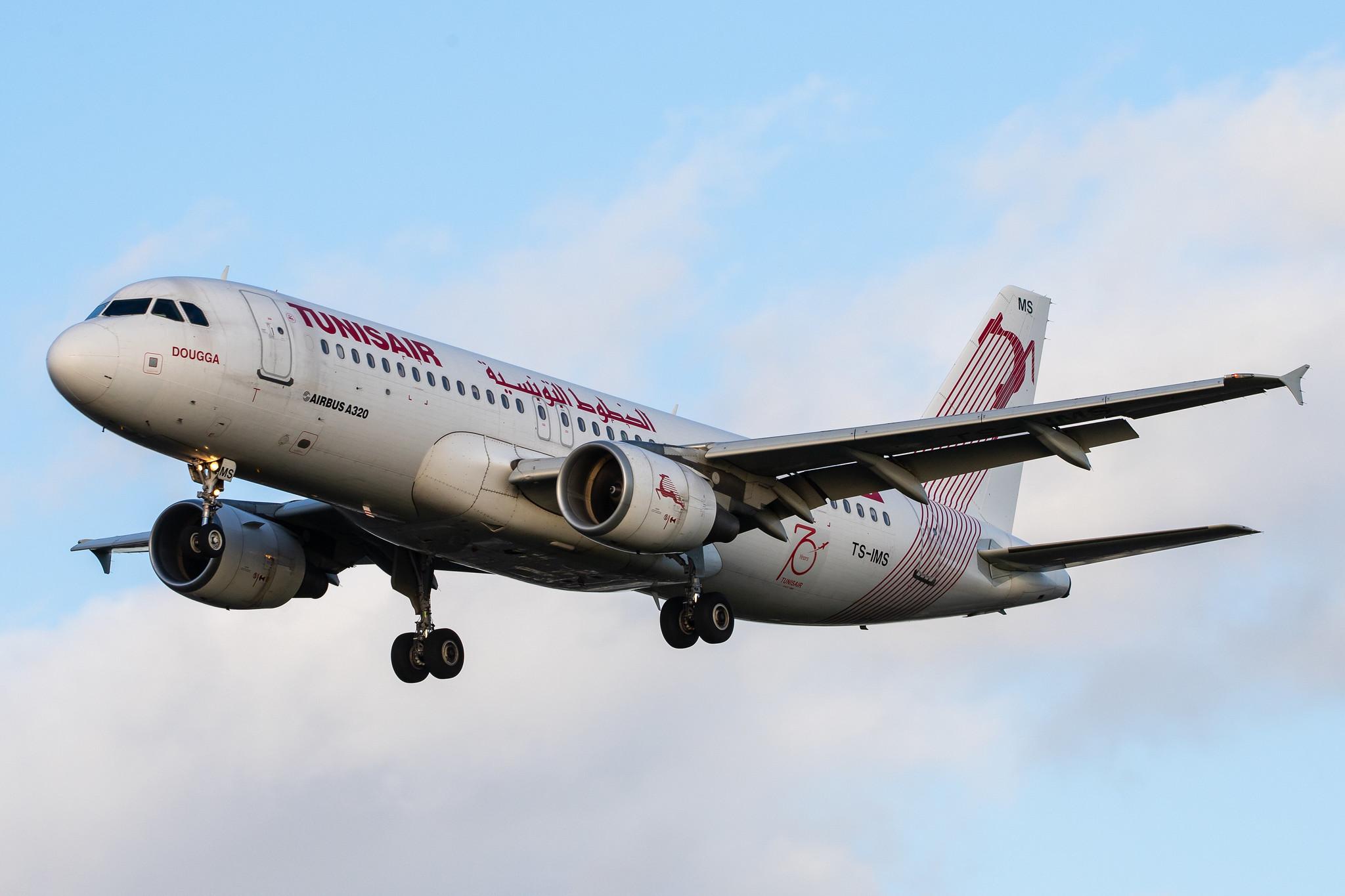 London Heathrow Airport: Tunisair (TU / TAR) |  Airbus A320-214 A320 | TS-IMS | MSN 4689