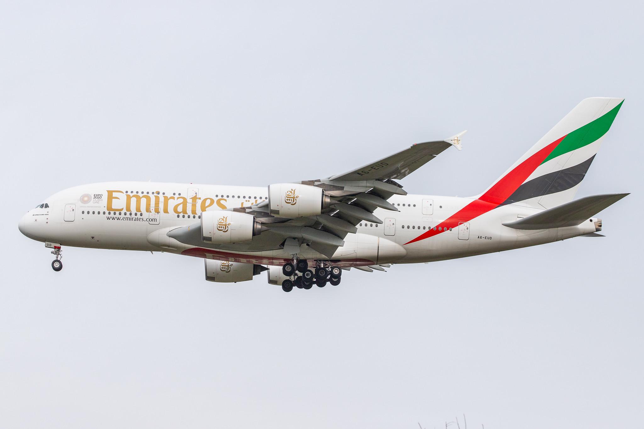 London Heathrow Airport: Emirates (EK / UAE) |  Airbus A380-861 A388 | A6-EUD | MSN 216