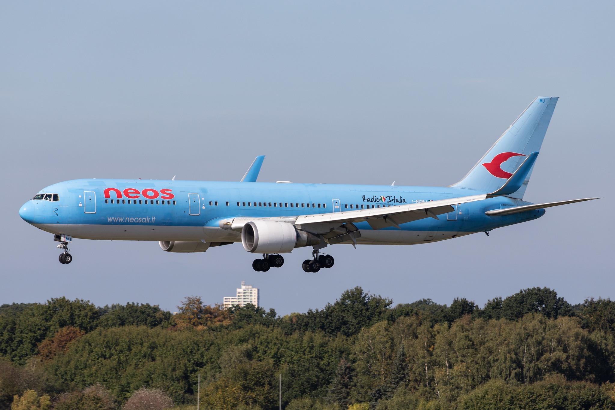Hamburg Airport: Neos |  Boeing 767-306(ER) B763 | I-NDMJ | MSN 27958
