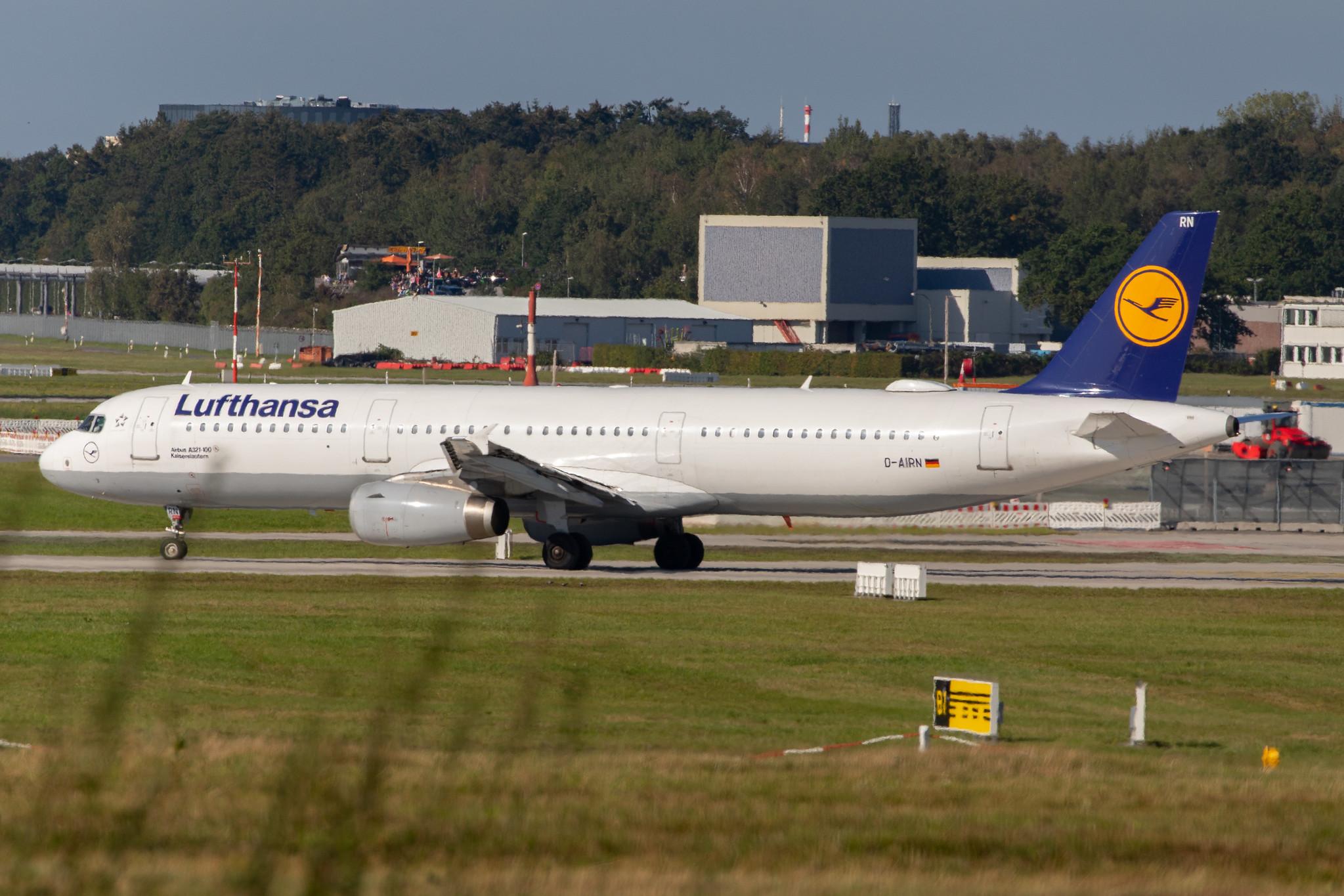 Hamburg Airport: Lufthansa (LH / DLH) |  Airbus A321-131 A321 | D-AIRN | MSN 0560