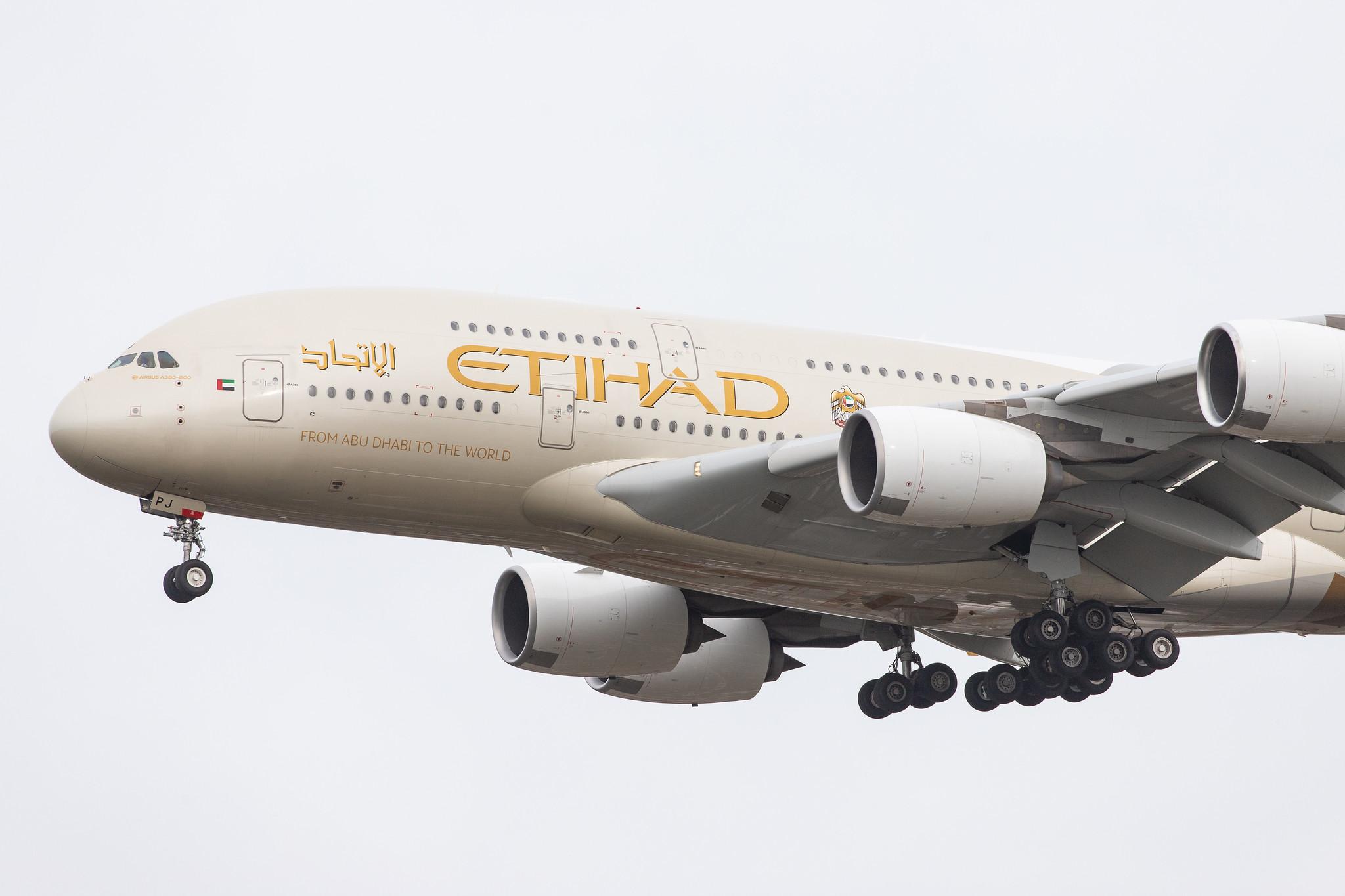 London Heathrow Airport: Etihad (EY / ETD) | Operator: Etihad Airways |  Airbus A380-861 A388 | A6-APJ | MSN 237
