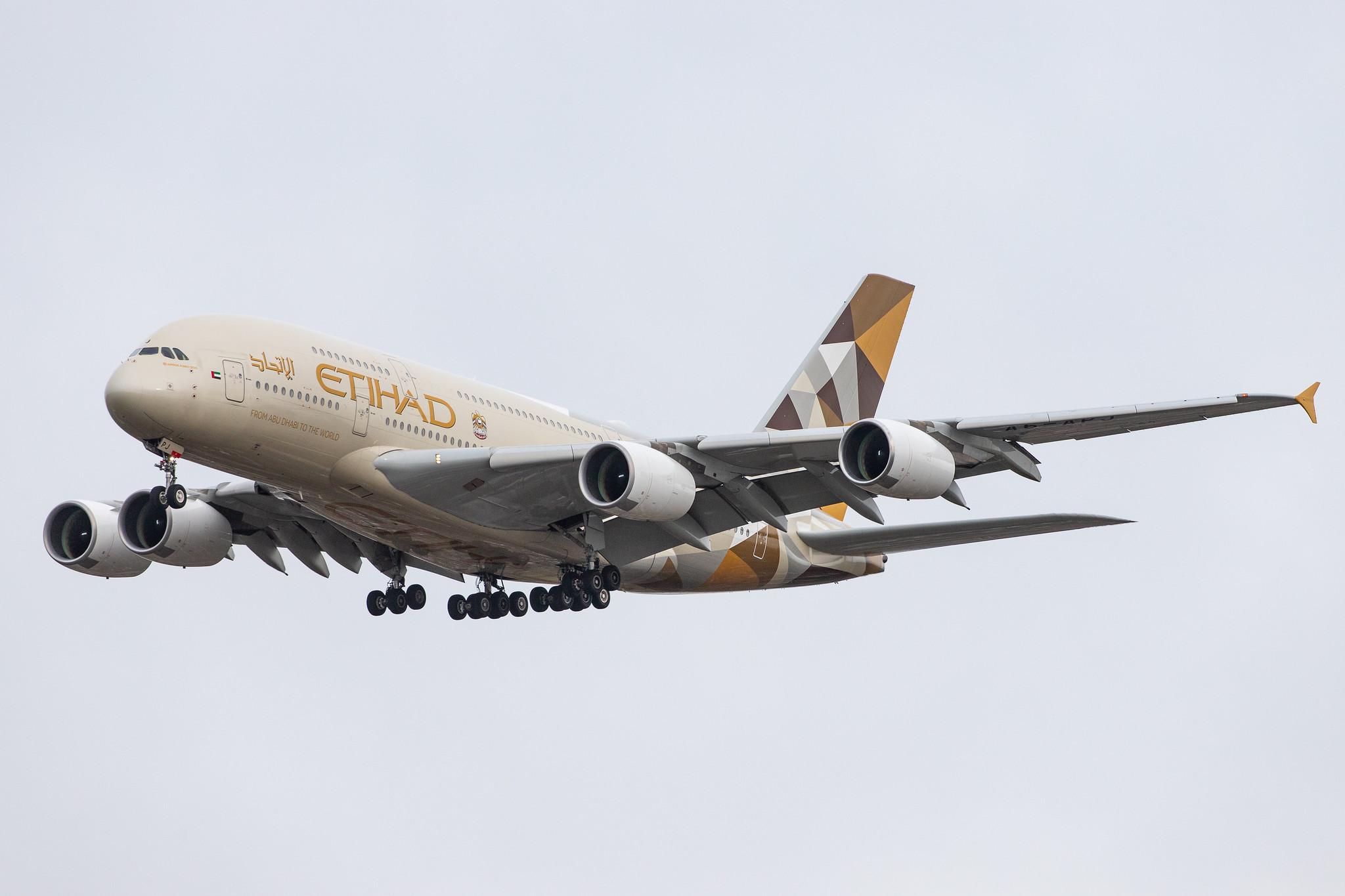 London Heathrow Airport: Etihad (EY / ETD) | Operator: Etihad Airways |  Airbus A380-861 A388 | A6-APJ | MSN 237