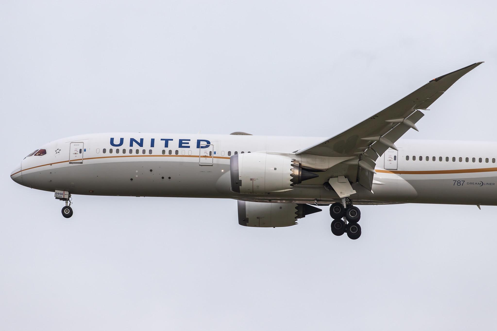 London Heathrow Airport: United Airlines (UA / UAL) |  Boeing 787-9 Dreamliner B789 | N45956 | MSN 40918