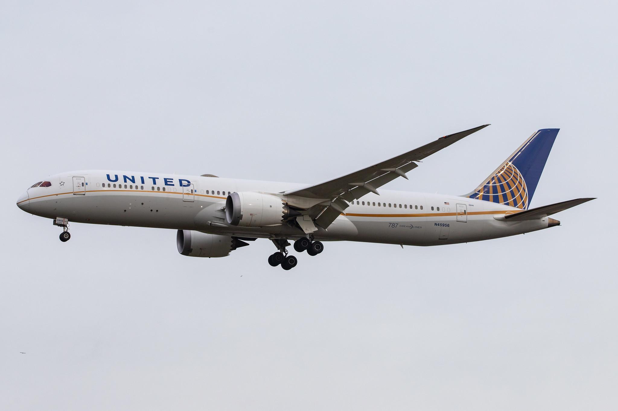 London Heathrow Airport: United Airlines (UA / UAL) |  Boeing 787-9 Dreamliner B789 | N45956 | MSN 40918