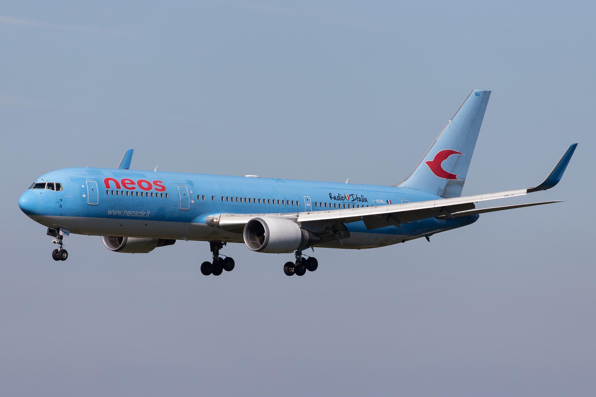 Hamburg Airport: Neos |  Boeing 767-306(ER) B763 | I-NDMJ | MSN 27958