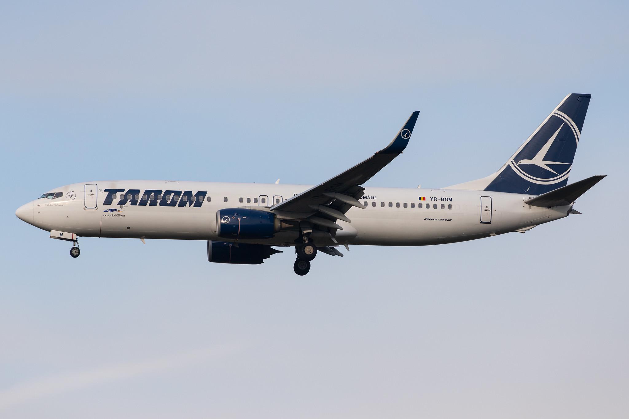 London Heathrow Airport: Tarom (RO / ROT) |  Boeing 737-8H6 B738 | YR-BGM | MSN 40152