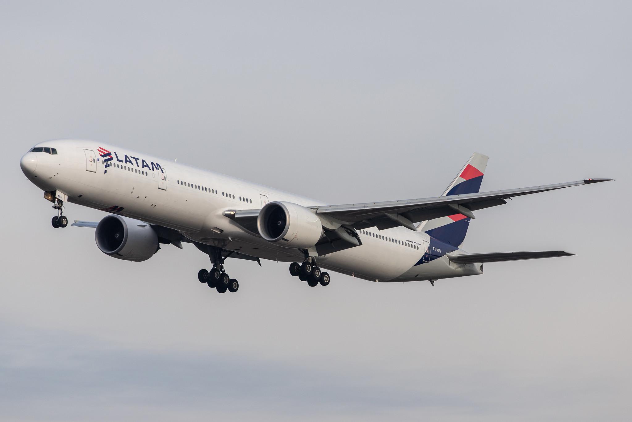 London Heathrow Airport: LATAM Airlines (LA / LAN) | Operator: LATAM Brasil |  Boeing 777-32W(ER) B77W | PT-MUI | MSN 40589