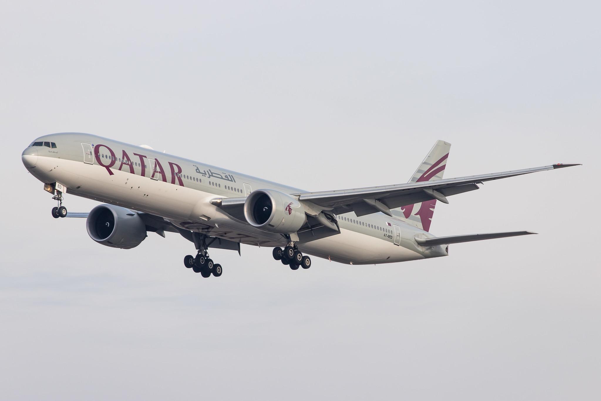 London Heathrow Airport: Qatar Airways (QR / QTR) |  Boeing 777-3DZ(ER) B77W | A7-BED | MSN 60330