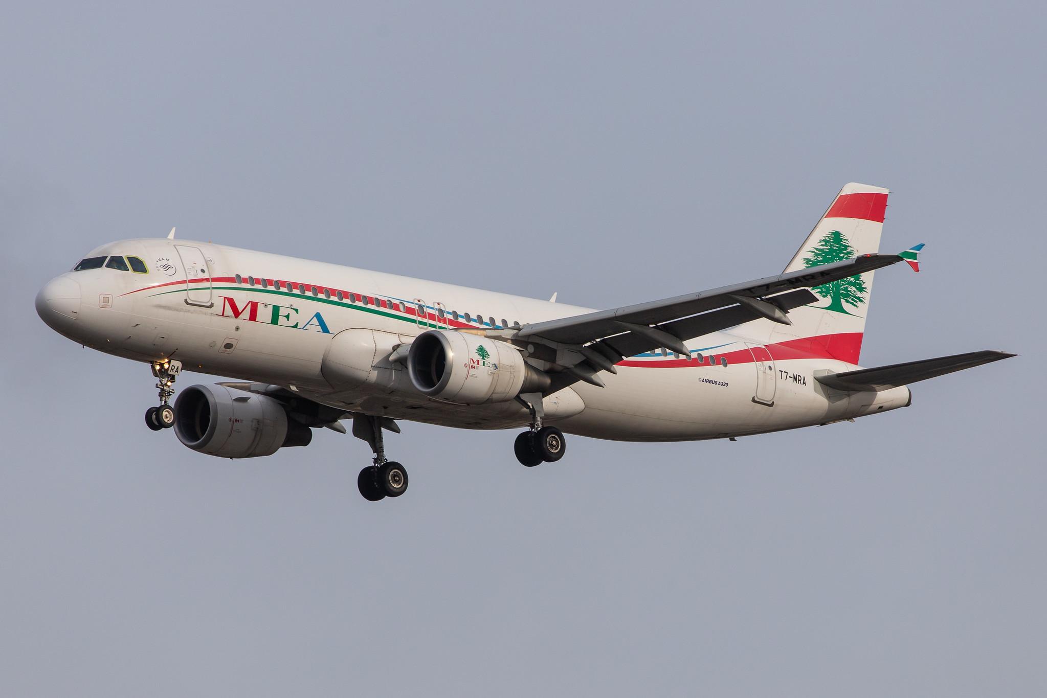 London Heathrow Airport: MEA (ME / MEA) |  Airbus A320-214 A320 | T7-MRA | MSN 5162