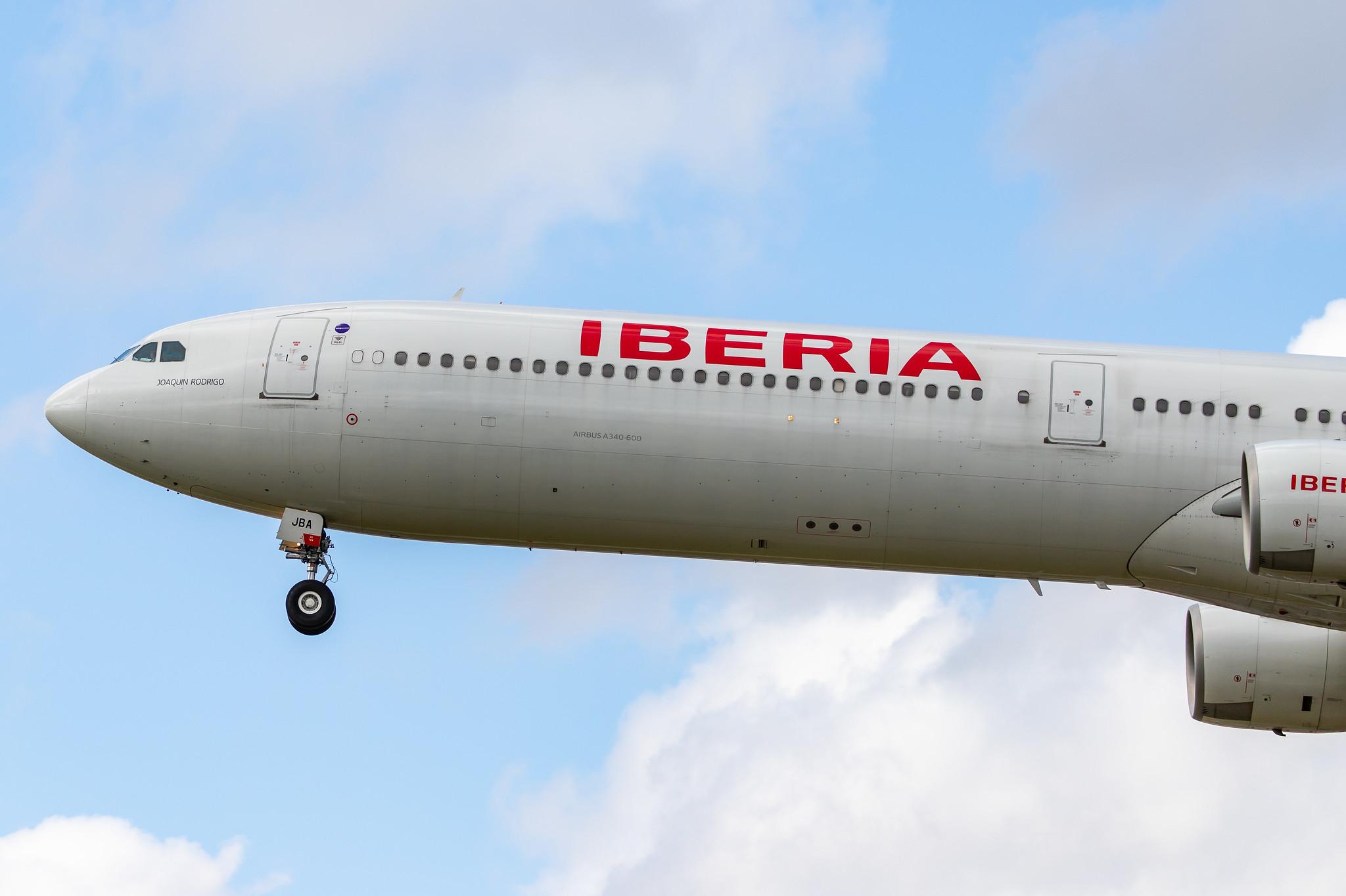 London Heathrow Airport: Iberia (IB / IBE) |  Airbus A340-642 A346 | EC-JBA | MSN 0606