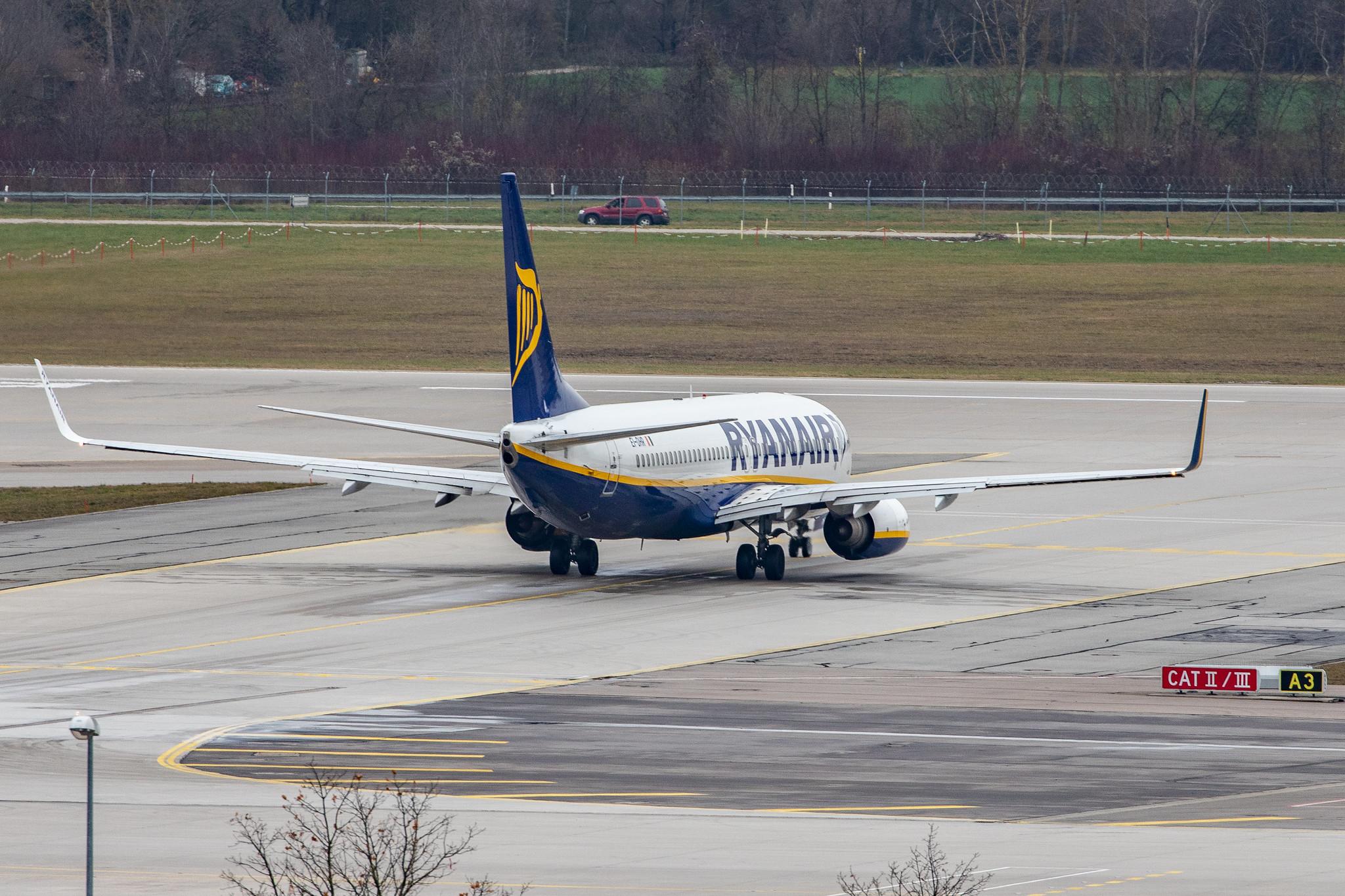 Munich Airport: Ryanair (FR / RYR) |  Boeing 737-8AS B738 | EI-DHR | MSN 33822