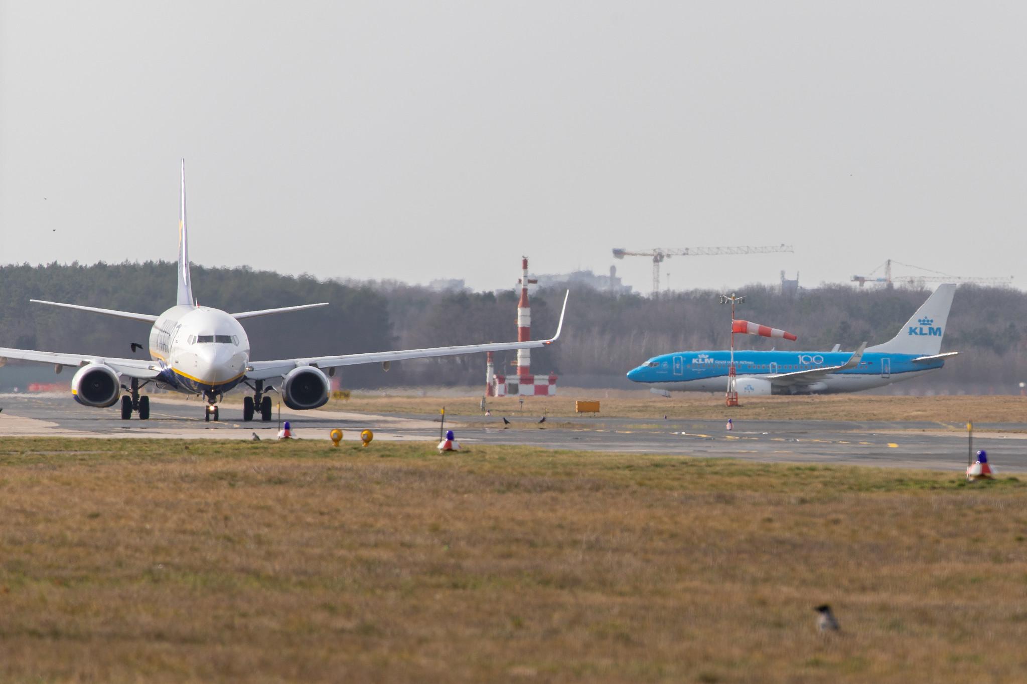 Flughafen Berlin Tegel (TXL): KLM (KL / KLM) |  Boeing 737-7K2 B737 | PH-BGK | MSN 38054