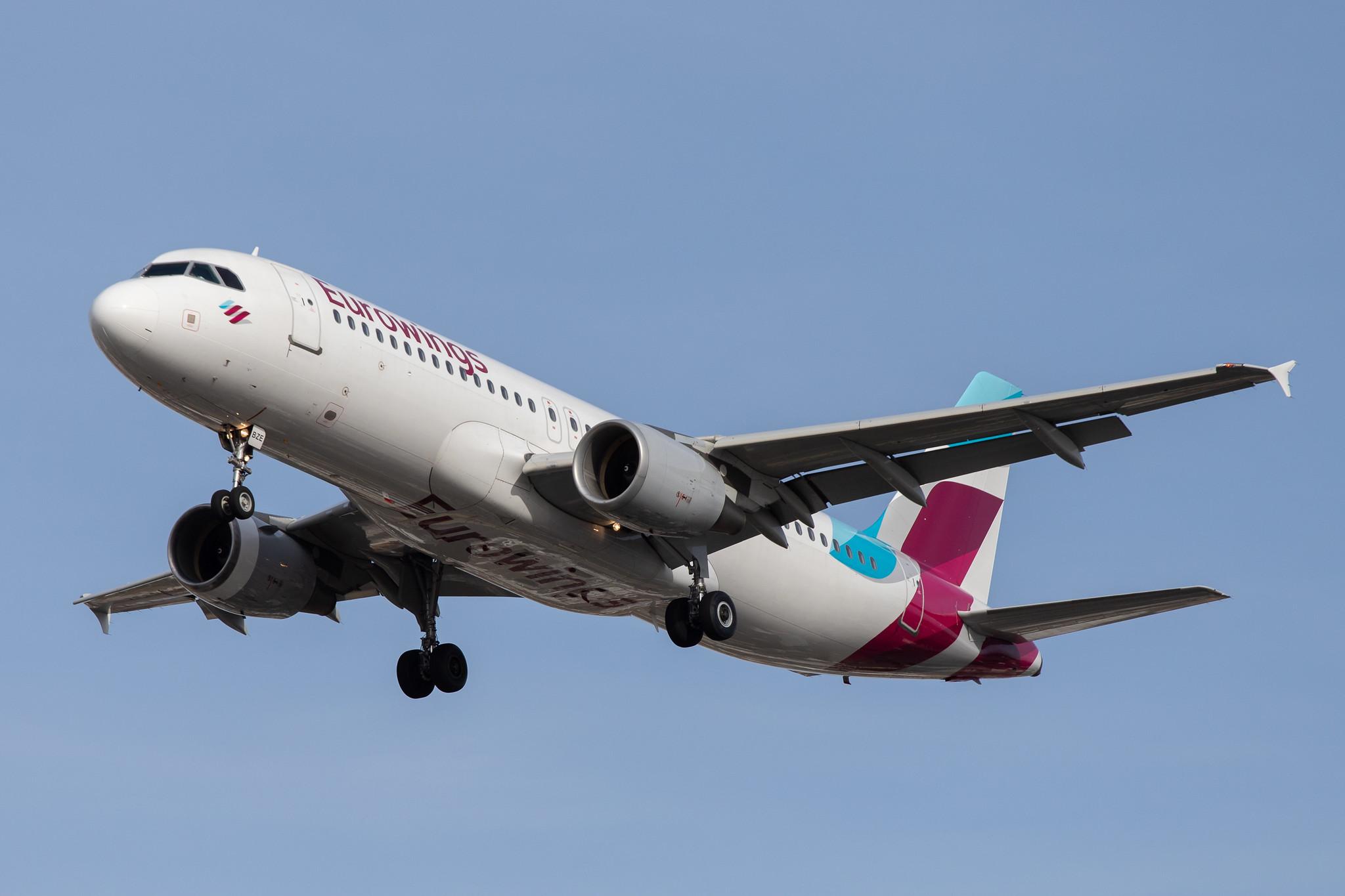 Flughafen Berlin Tegel (TXL): Eurowings (EW / EWG) |  Airbus A320-216 A320 | D-ABZE | MSN 3464