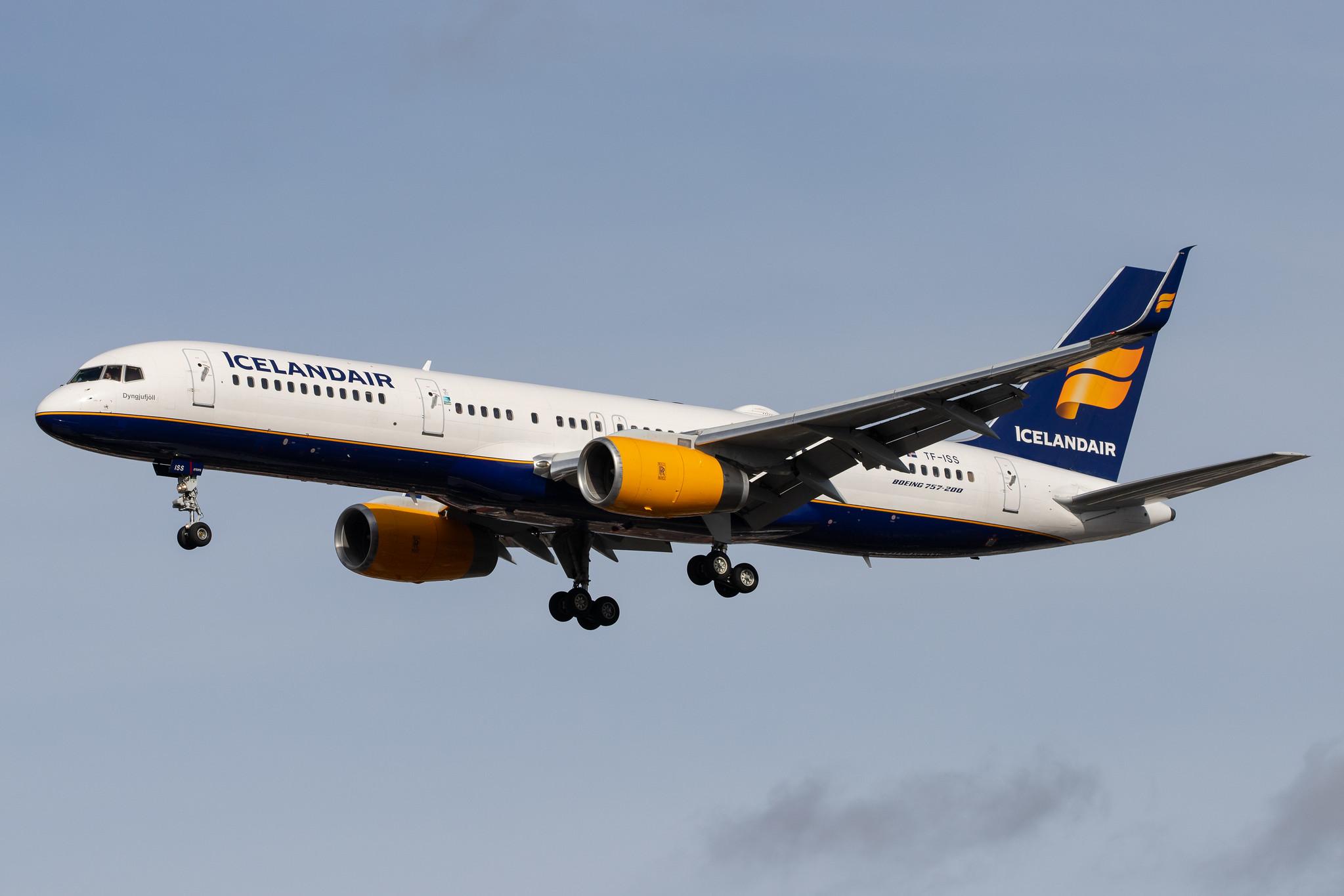 Flughafen Berlin Tegel (TXL): Icelandair (FI / ICE) |  Boeing 757-223 B752 | TF-ISS | MSN 27447