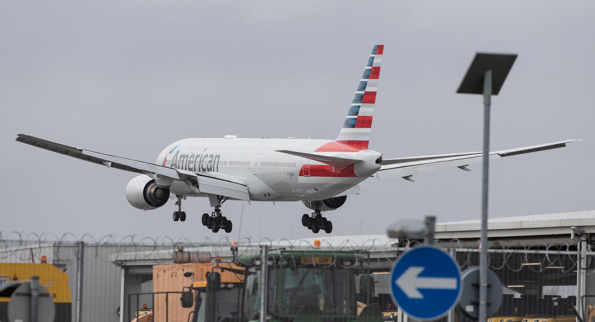 London Heathrow Airport: American Airlines (AA / AAL) |  Boeing 777-223(ER) B772 | N784AN | MSN 29588