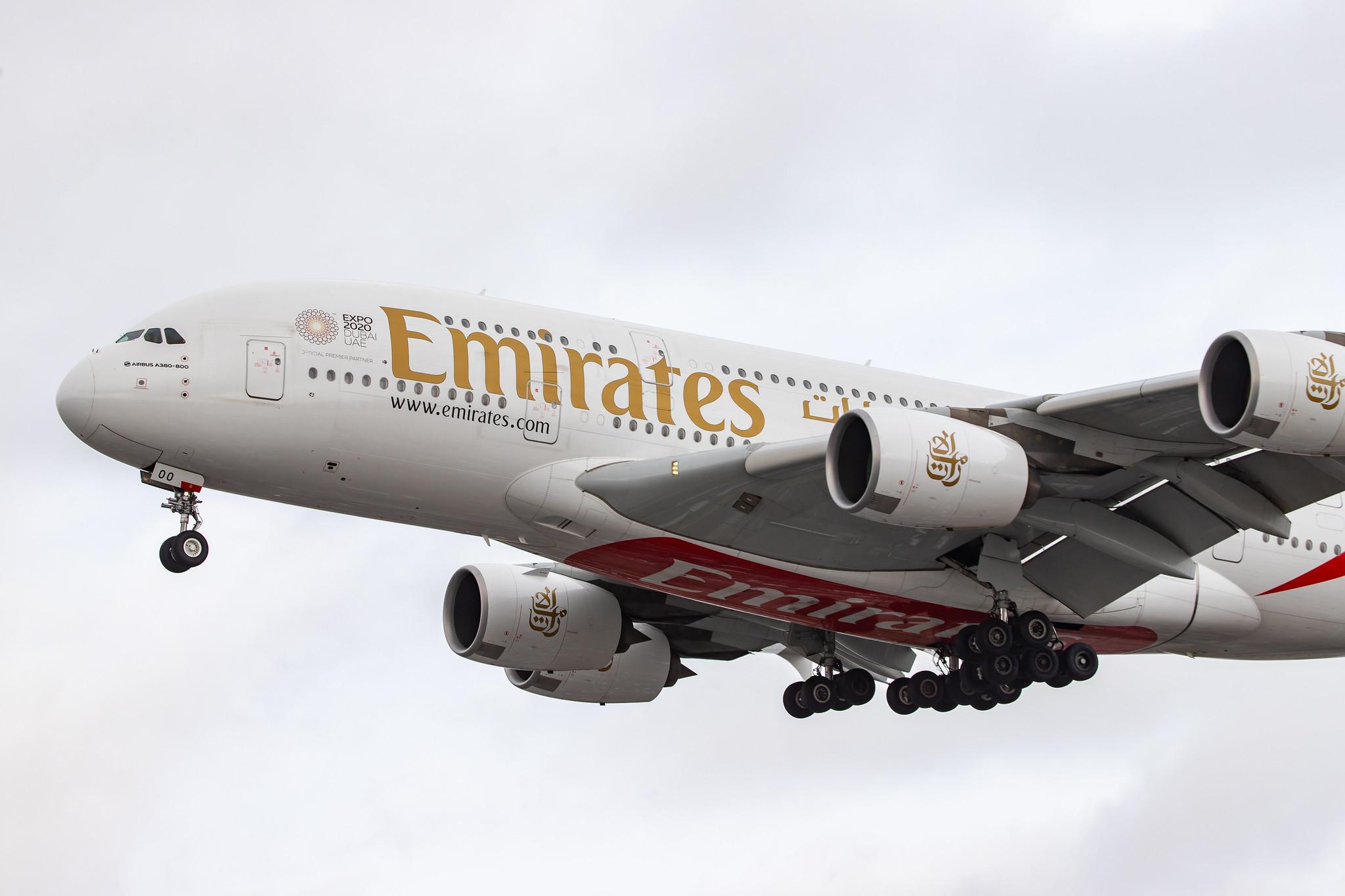 London Heathrow Airport: Emirates (EK / UAE) |  Airbus A380-861 A388 | A6-EOO | MSN 190